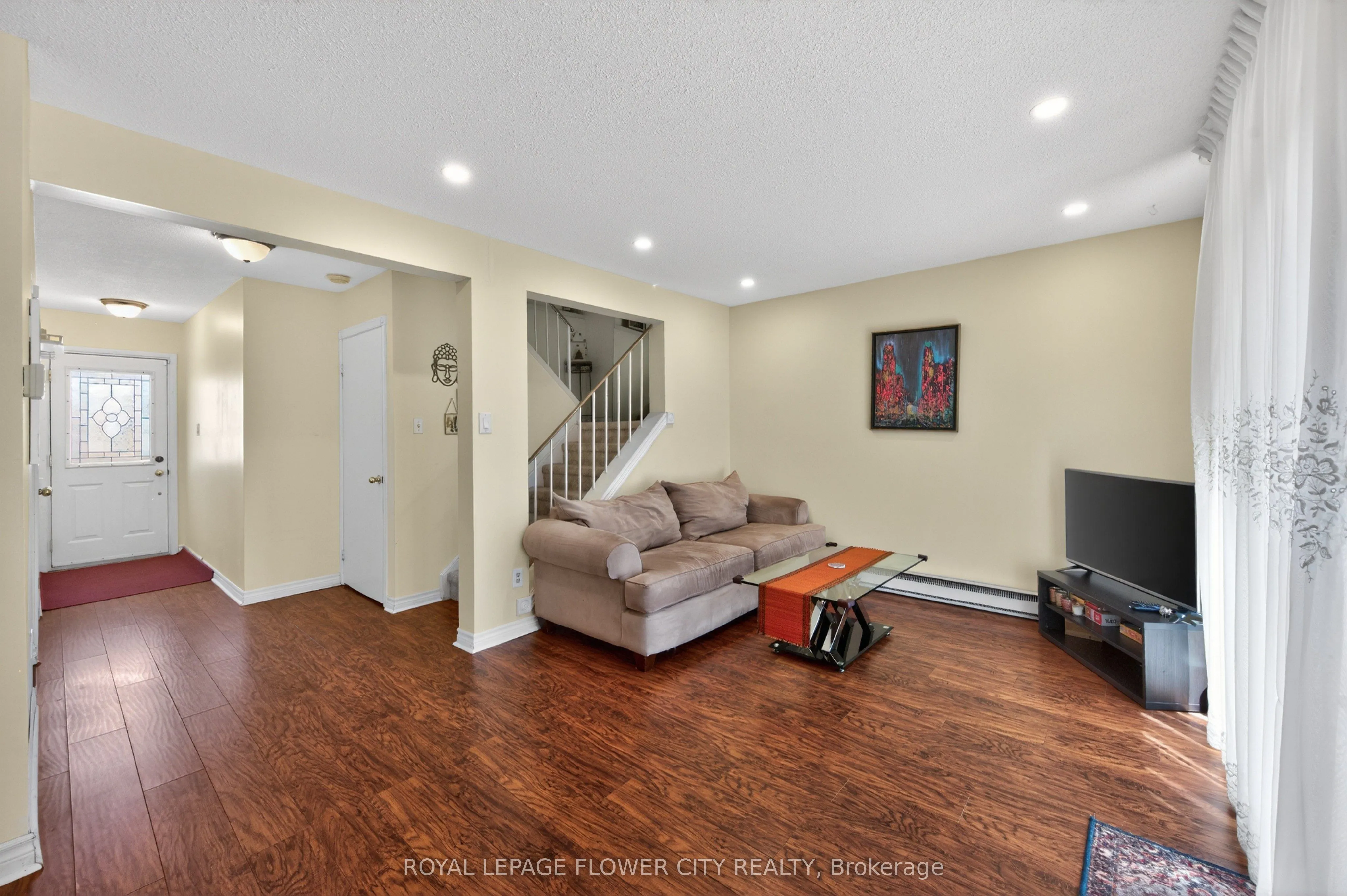 16 Gleneaden Court
