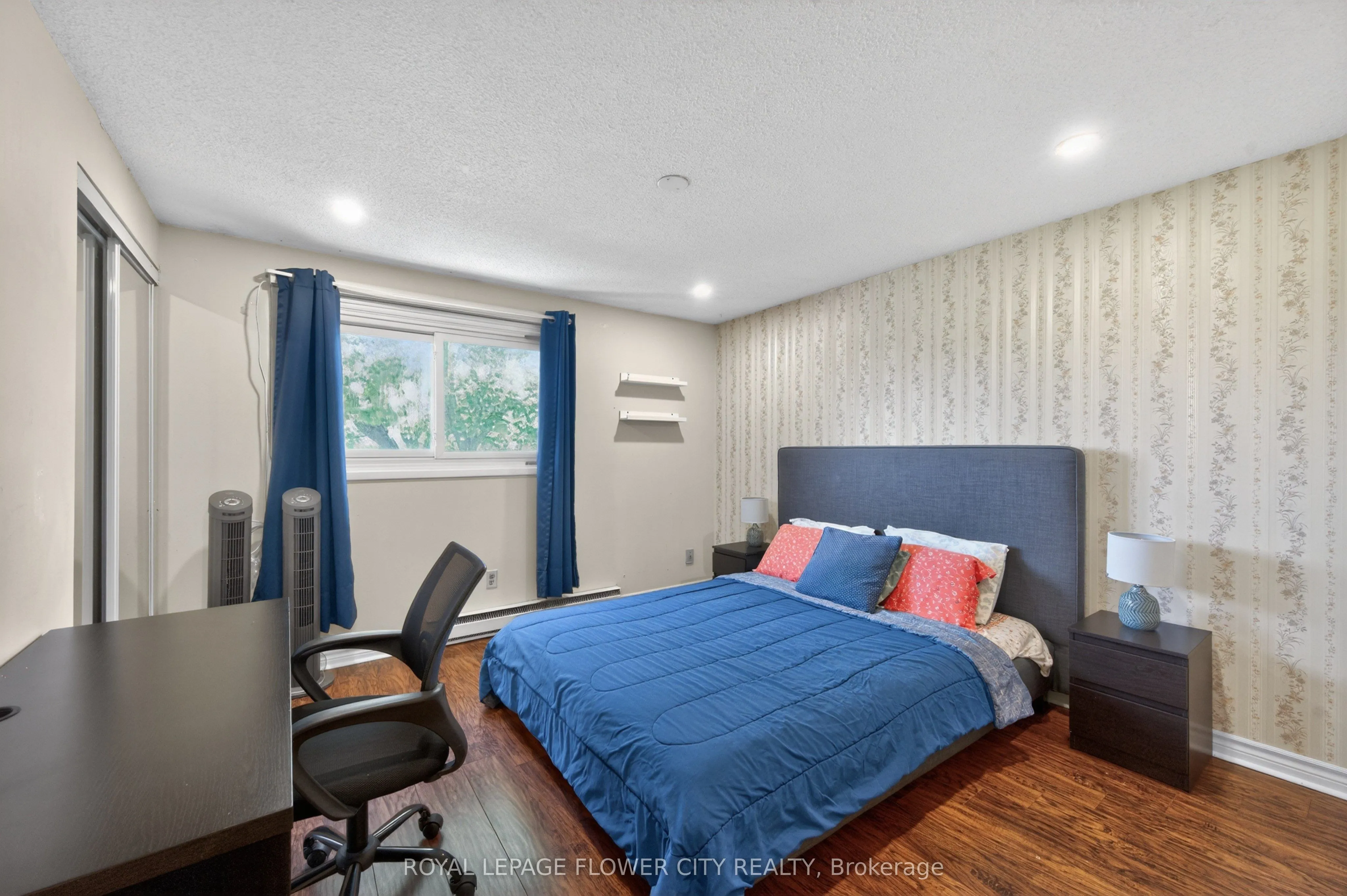 16 Gleneaden Court