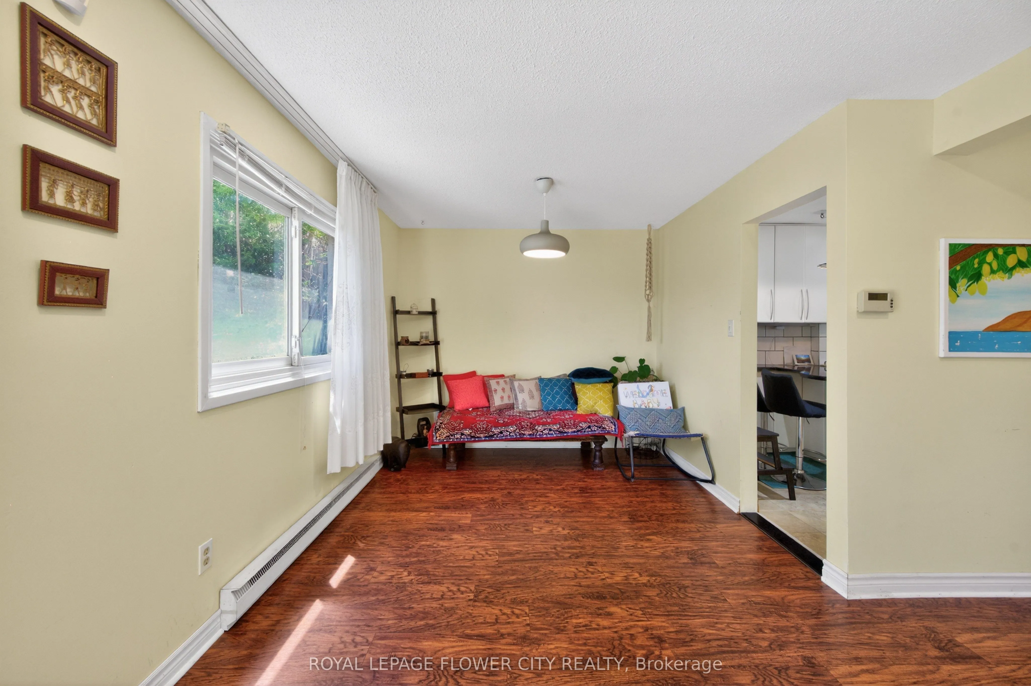 16 Gleneaden Court