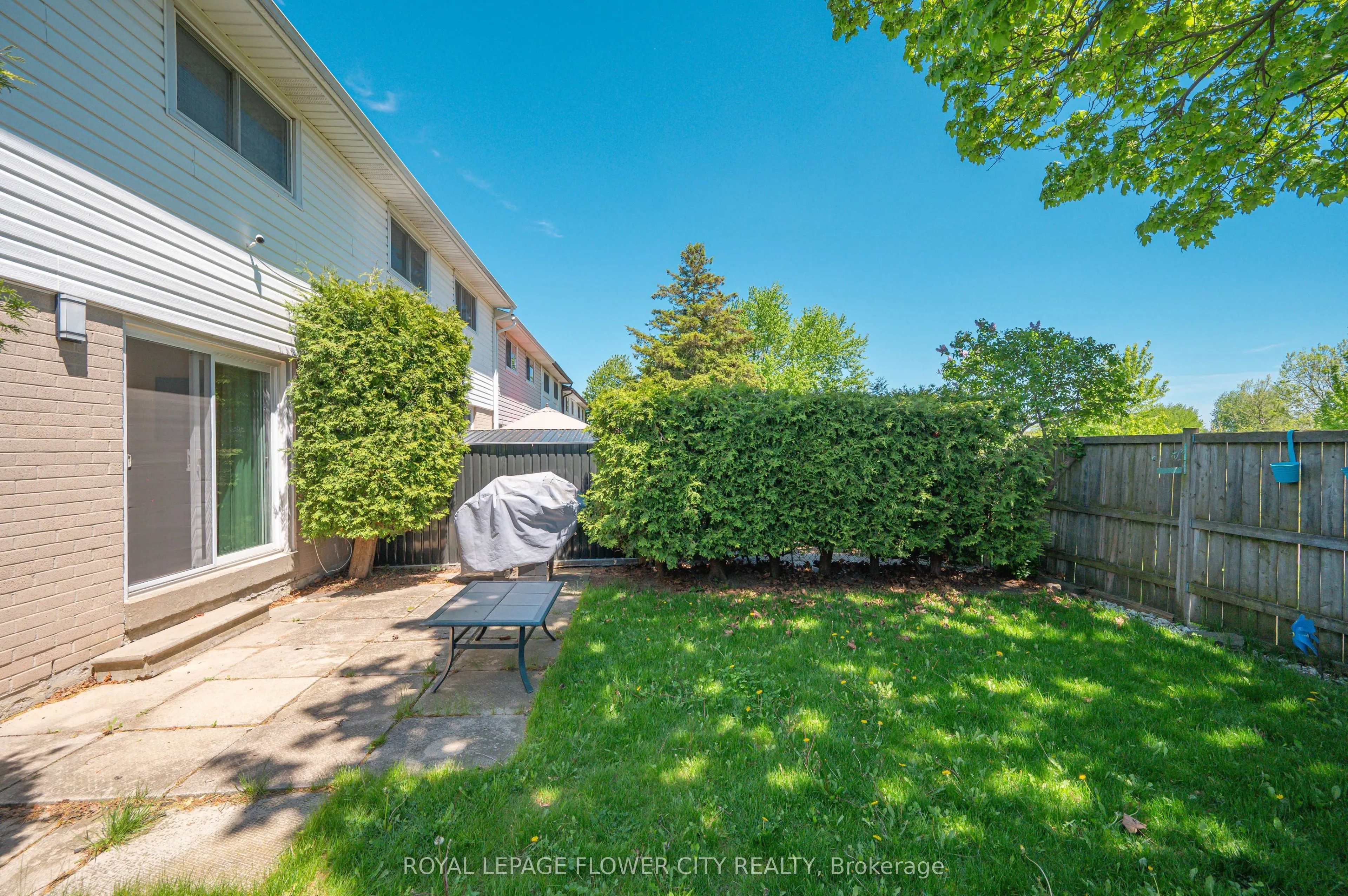 16 Gleneaden Court