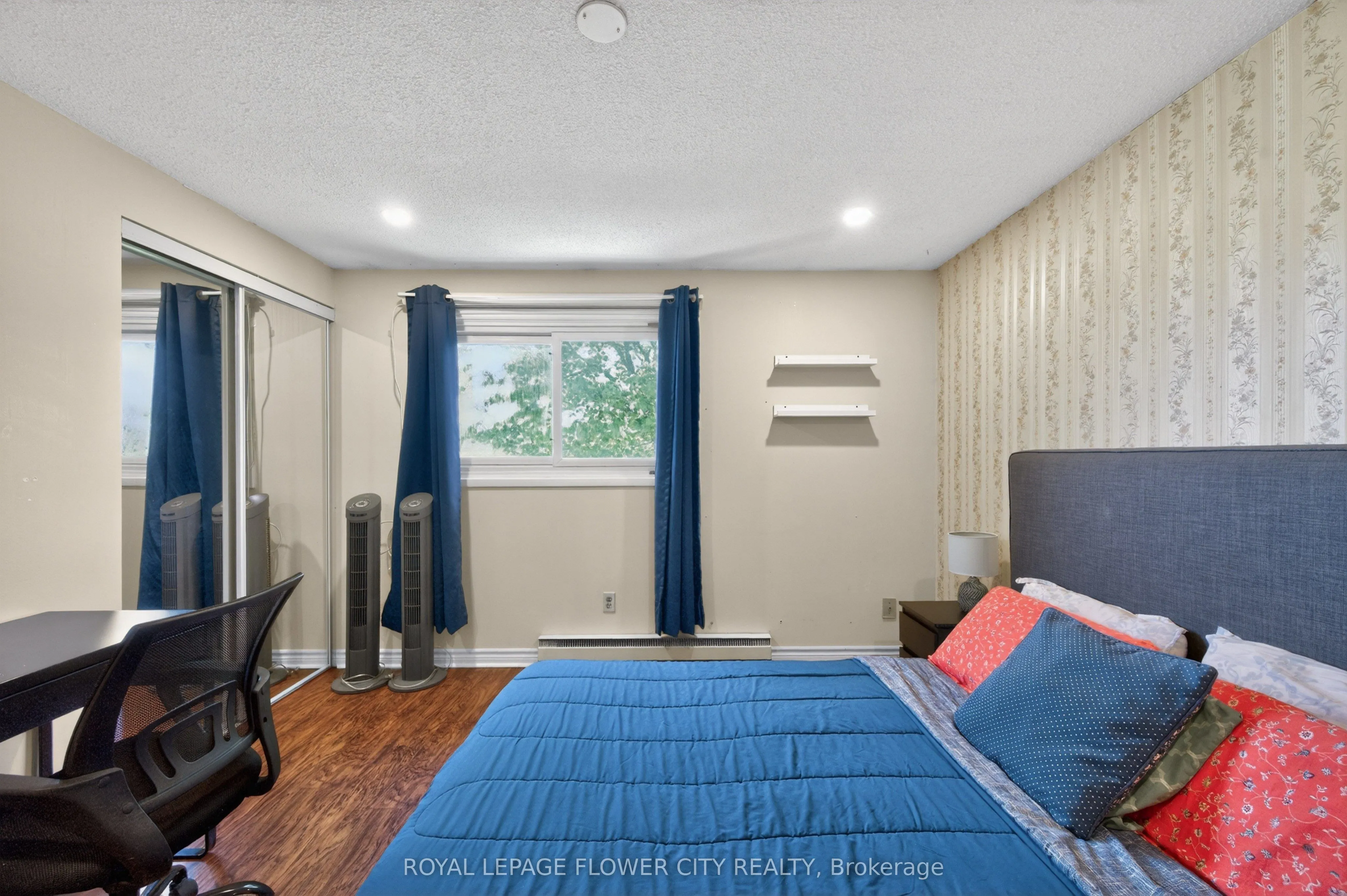 16 Gleneaden Court