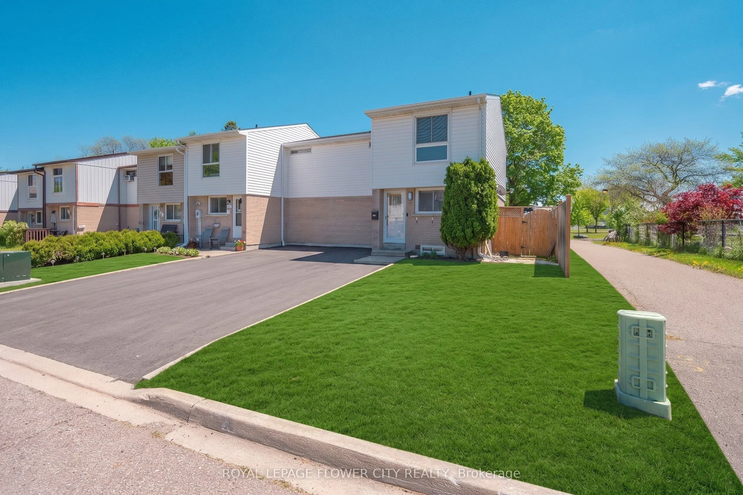 16 Gleneaden Court