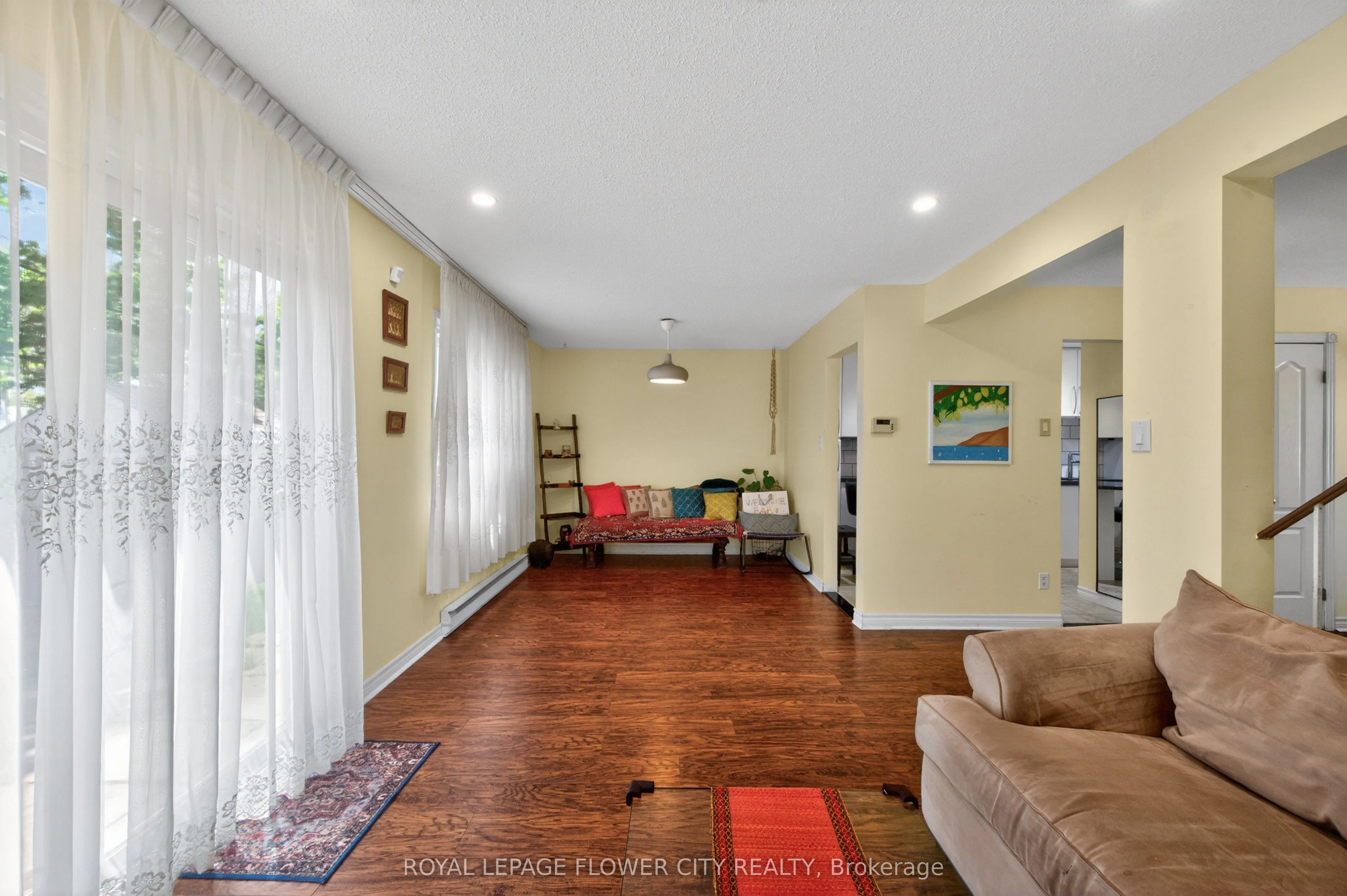 16 Gleneaden Court