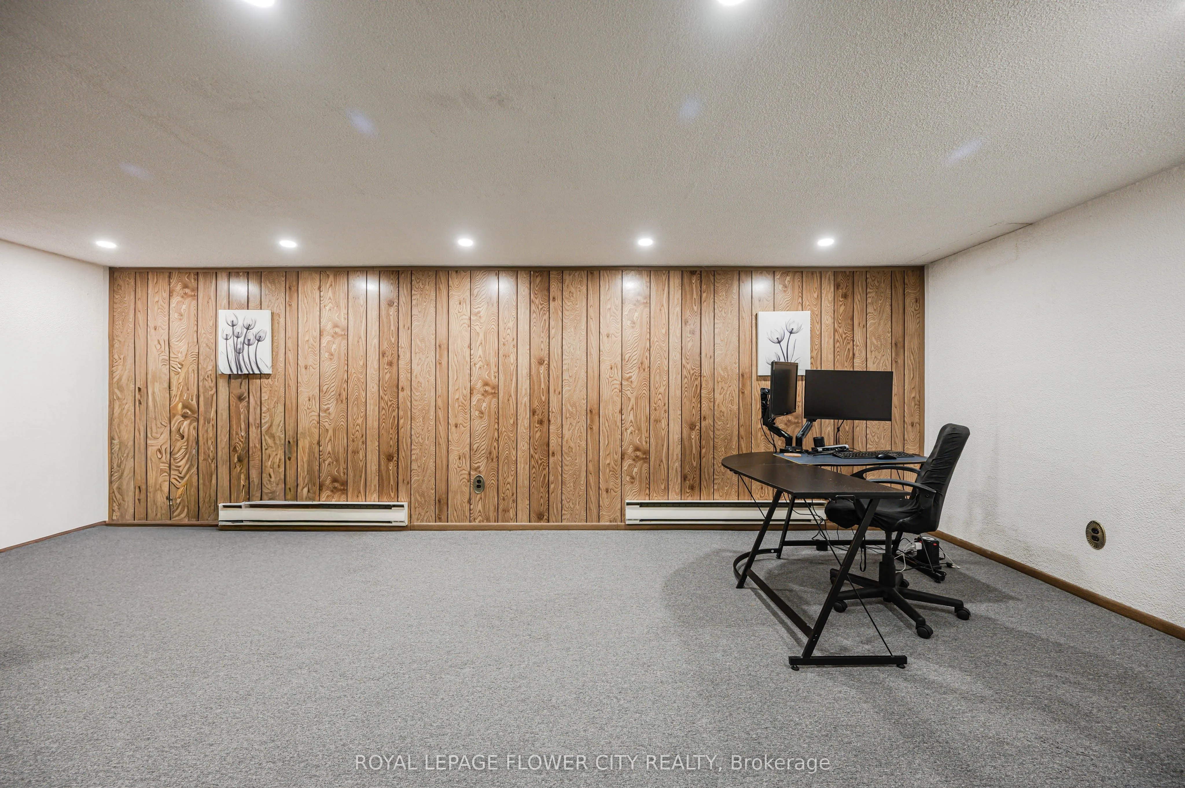 16 Gleneaden Court