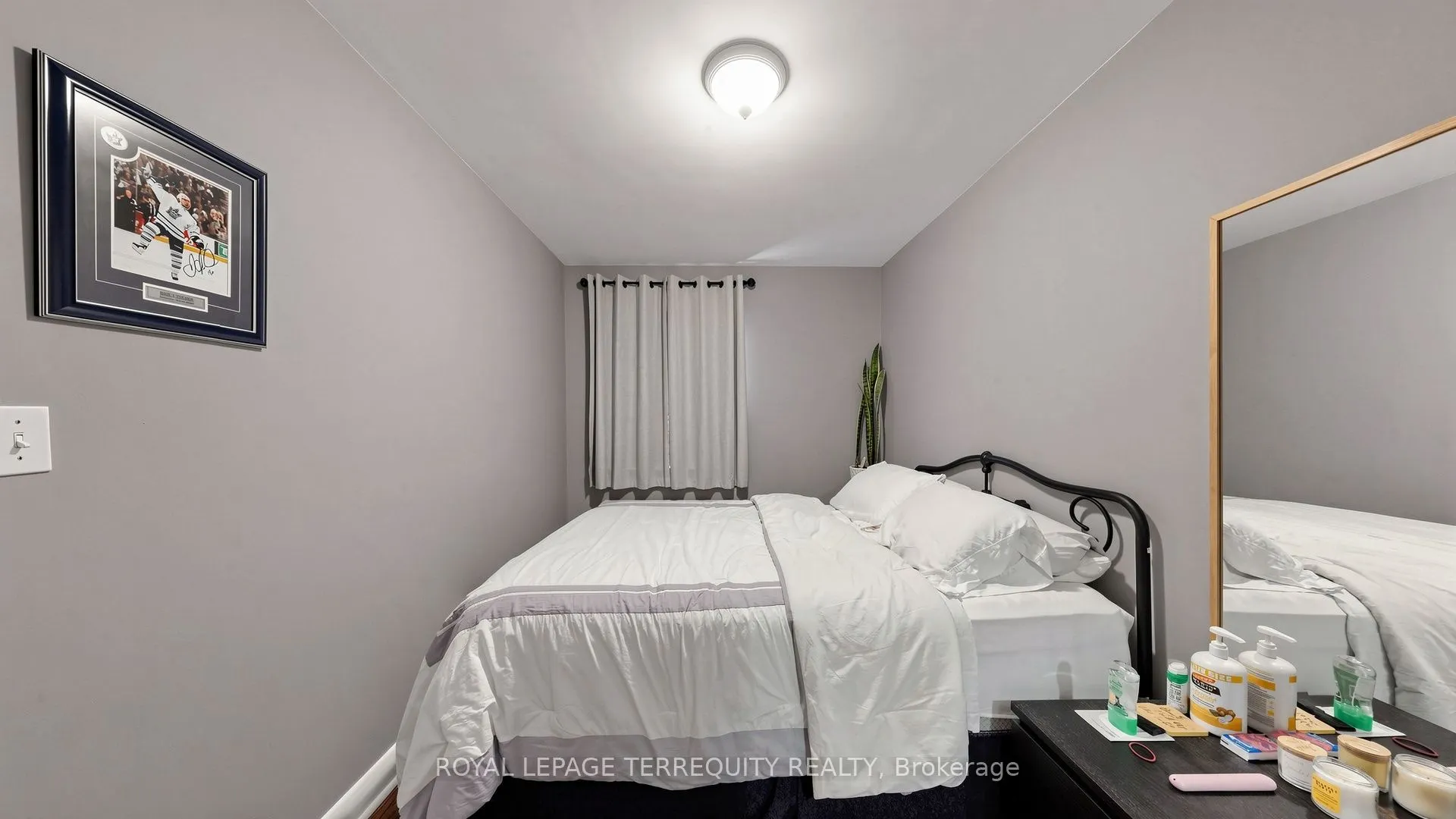 321 Lakeshore Road E