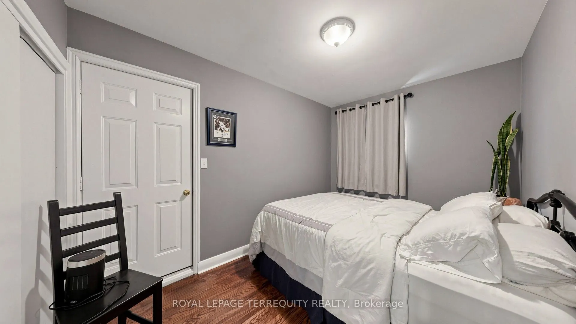 321 Lakeshore Road E