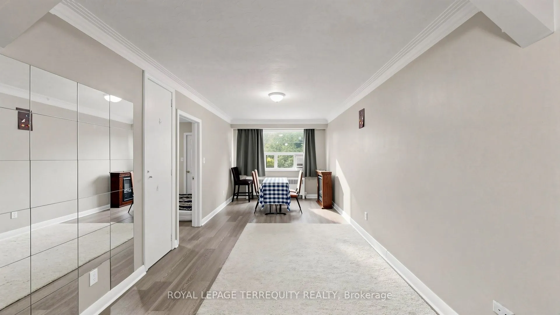 321 Lakeshore Road E