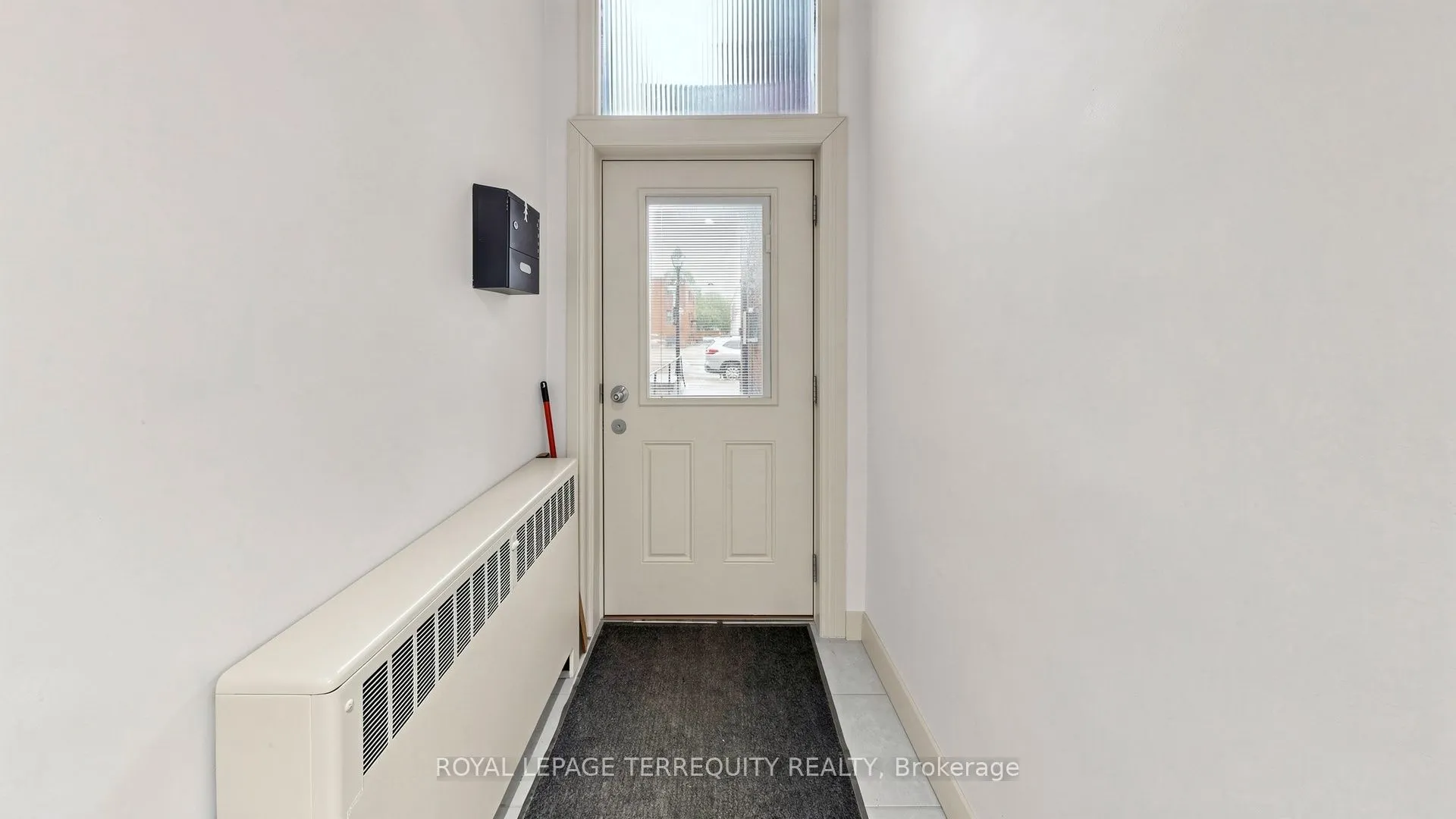 321 Lakeshore Road E