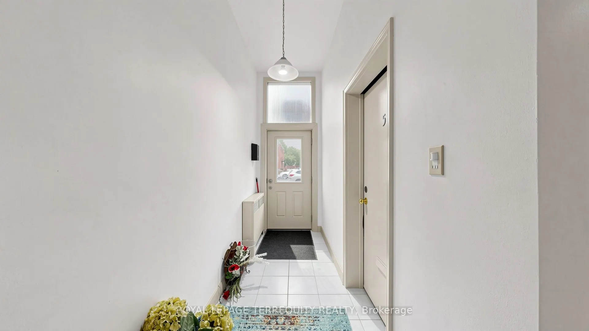 321 Lakeshore Road E