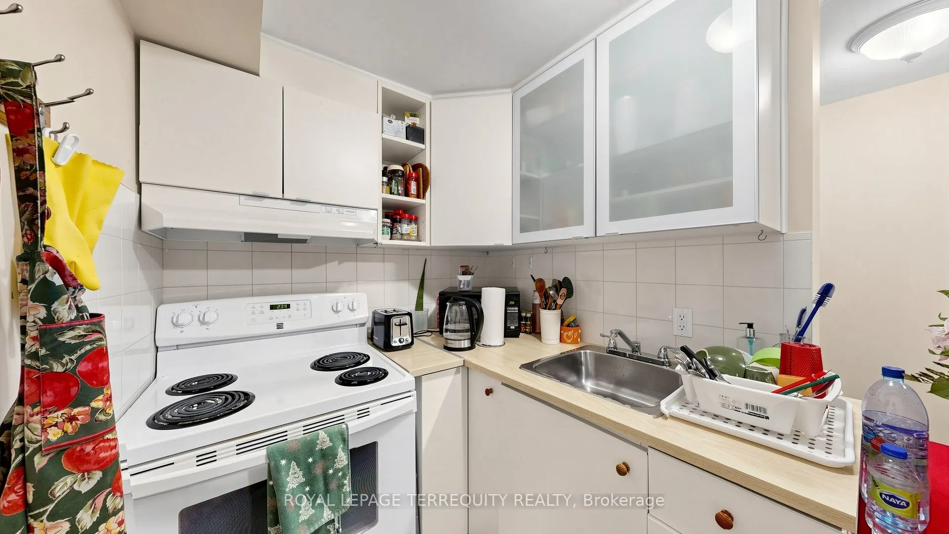 321 Lakeshore Road E