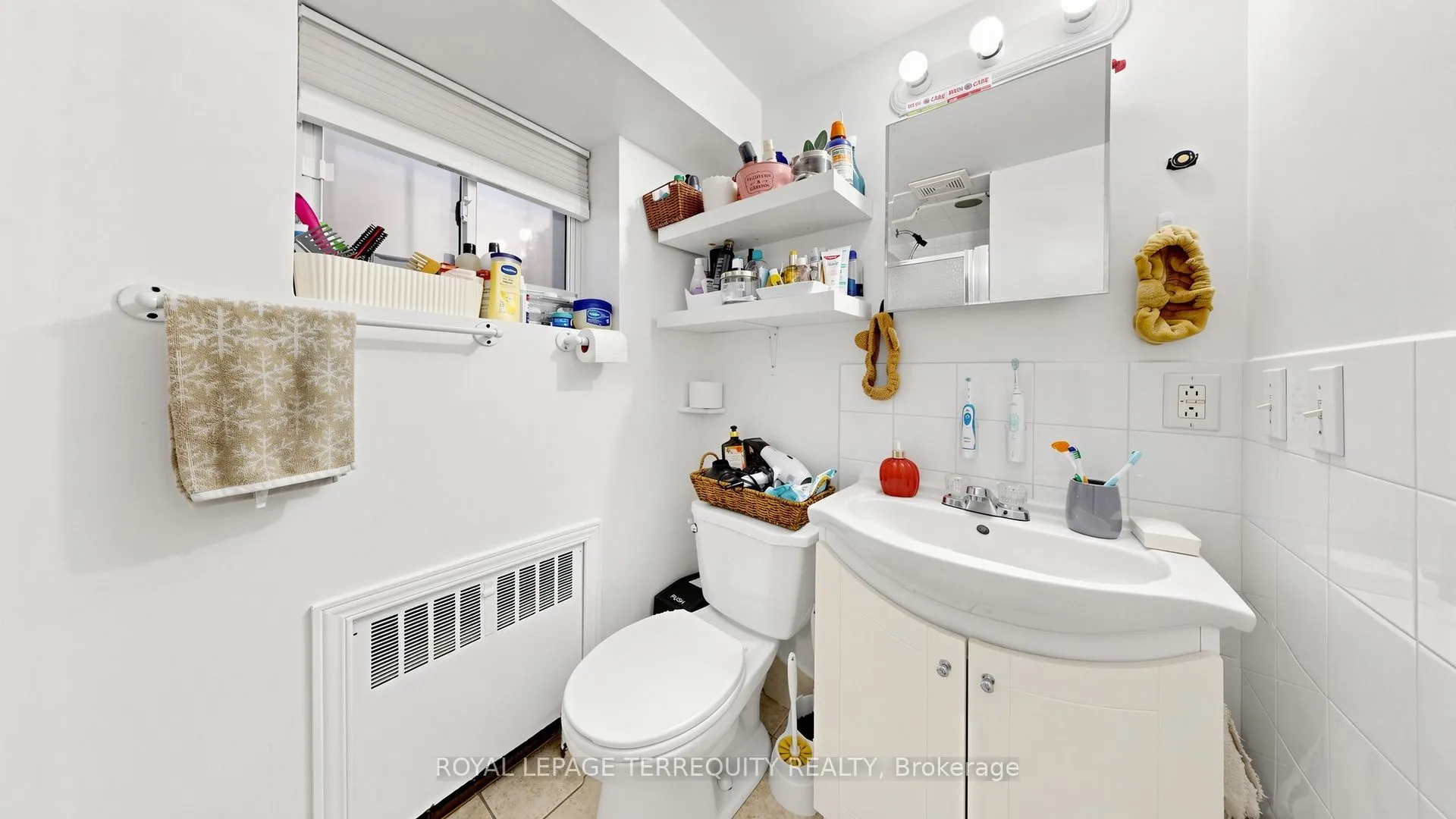 321 Lakeshore Road E