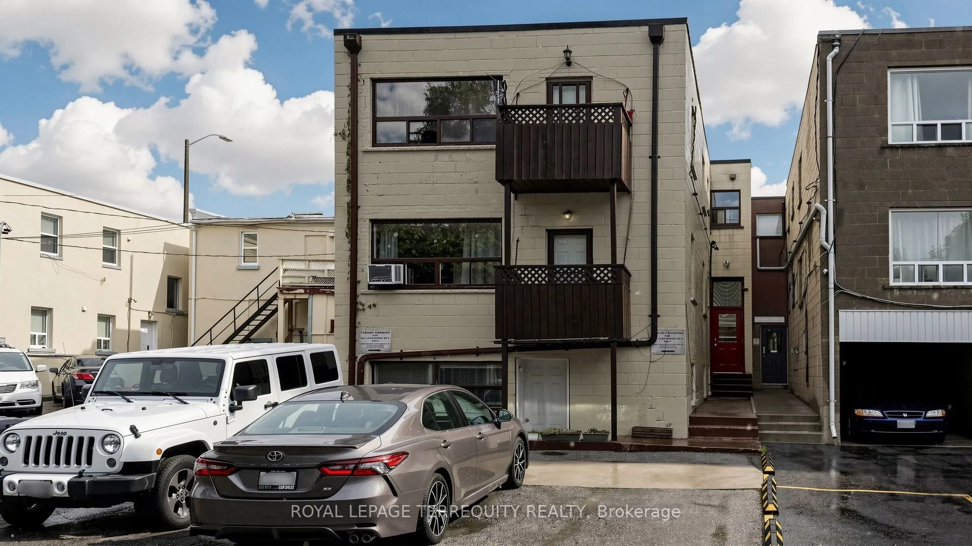 321 Lakeshore Road E