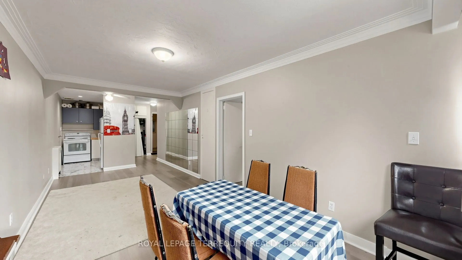 321 Lakeshore Road E