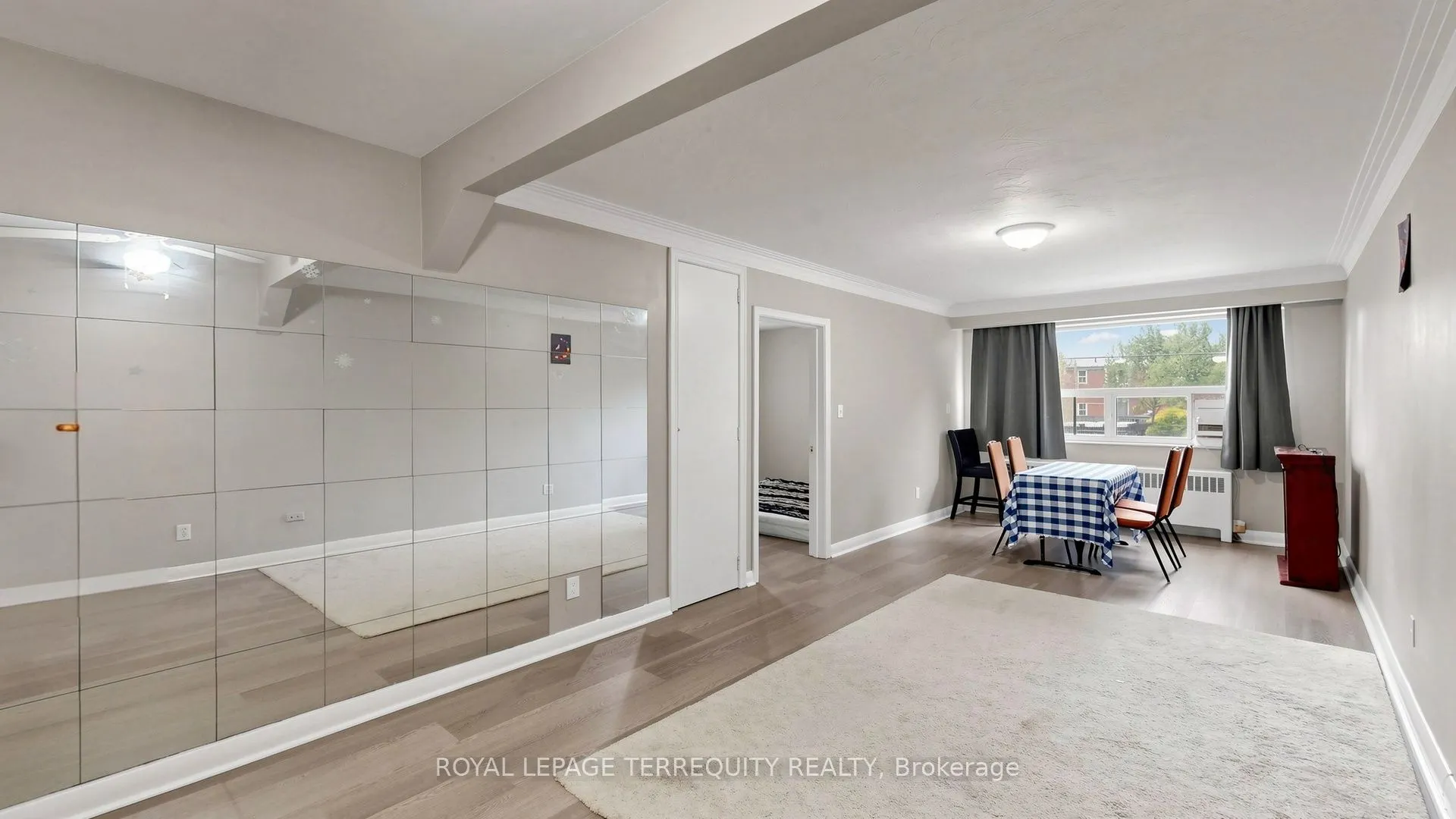 321 Lakeshore Road E