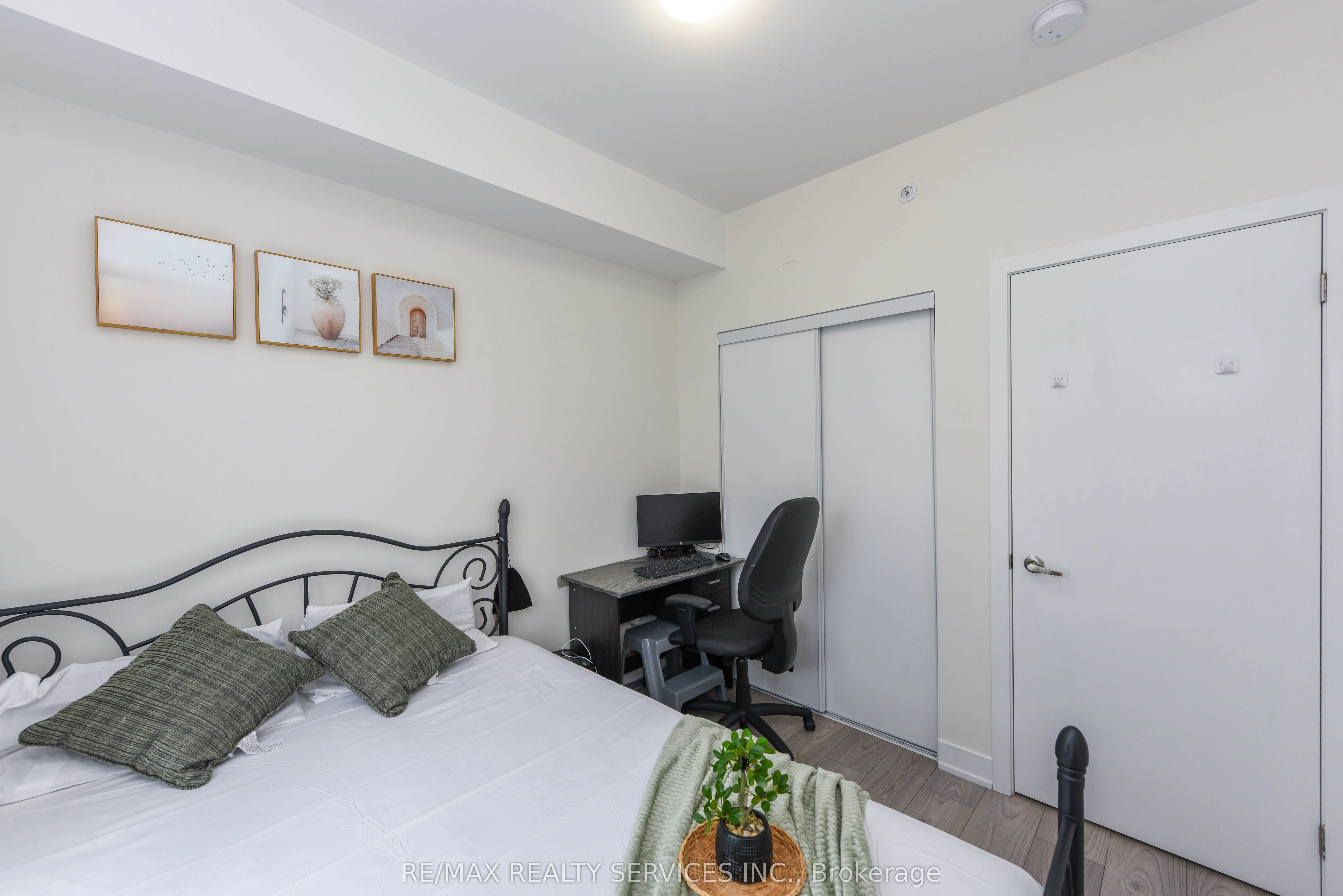 3476 Widdicombe Way #8