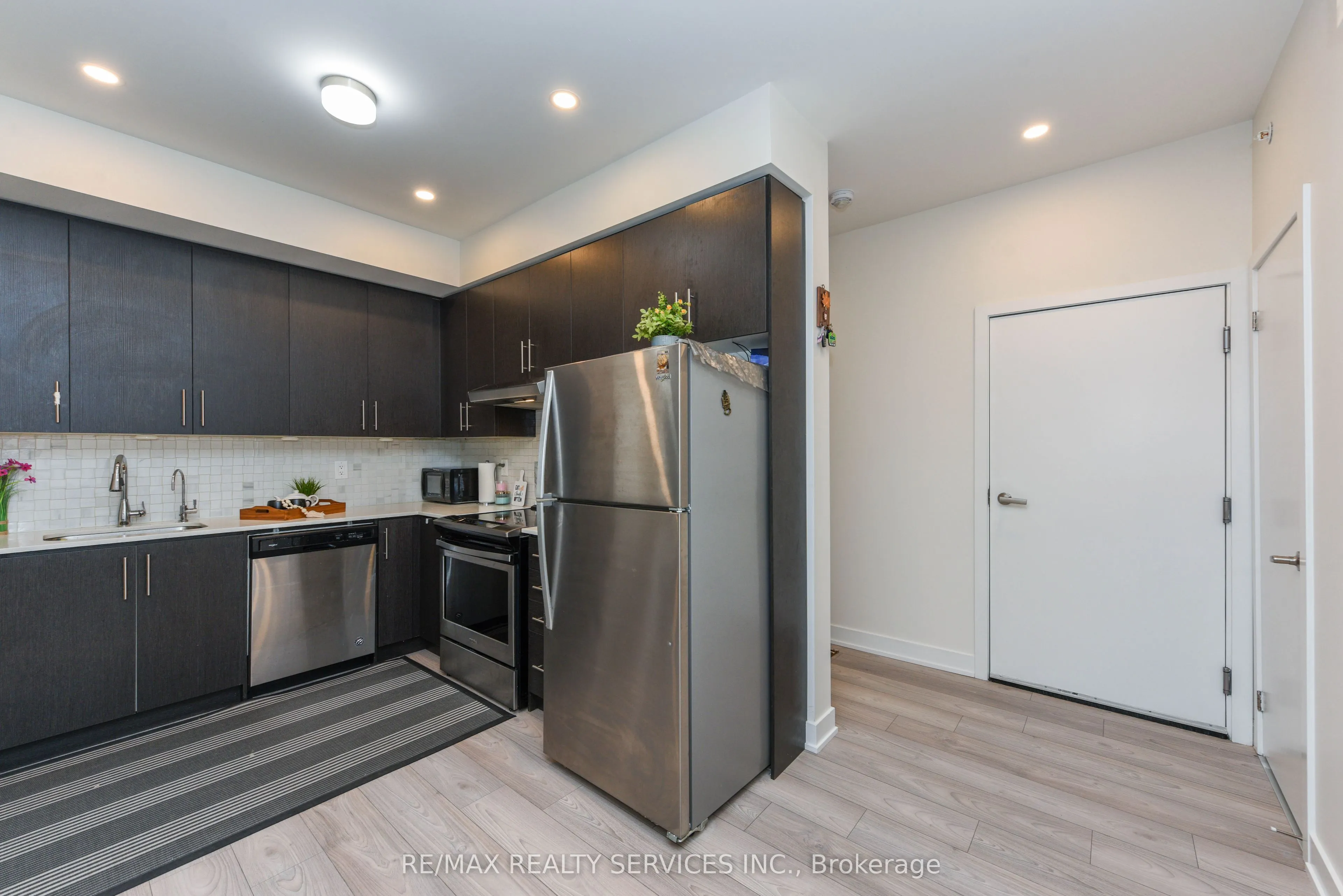 3476 Widdicombe Way #8