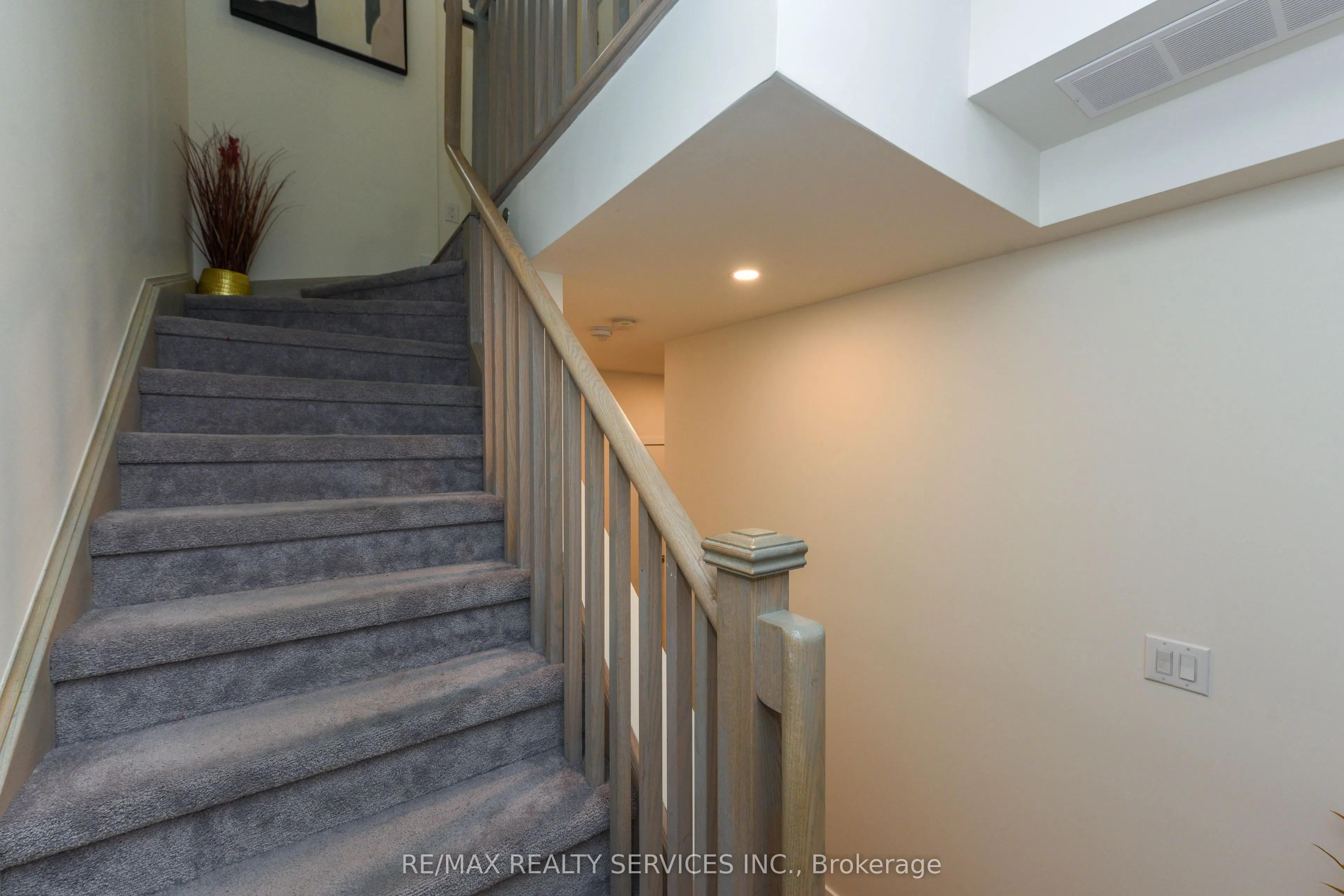 3476 Widdicombe Way #8