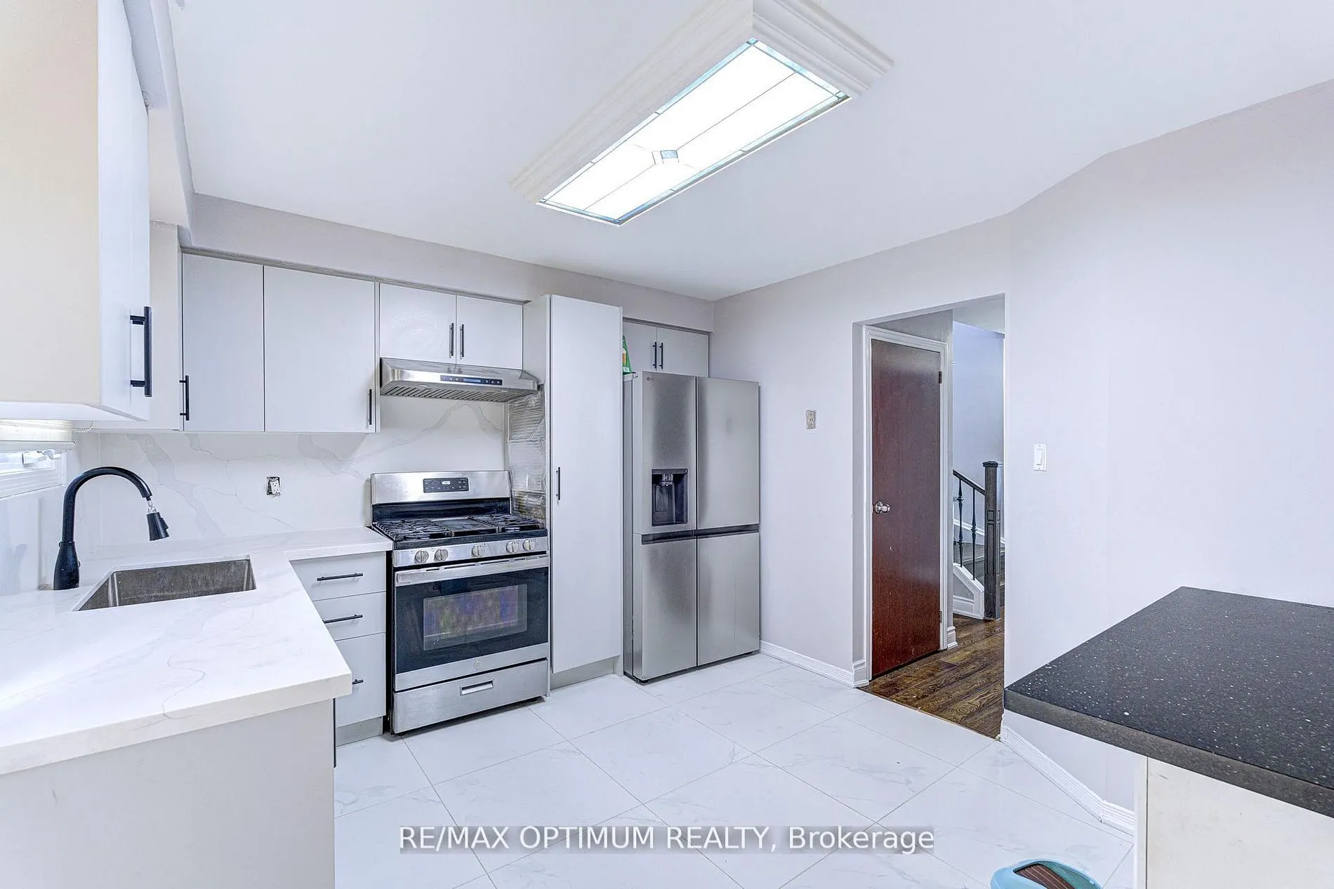 5 Roehampton Crescent