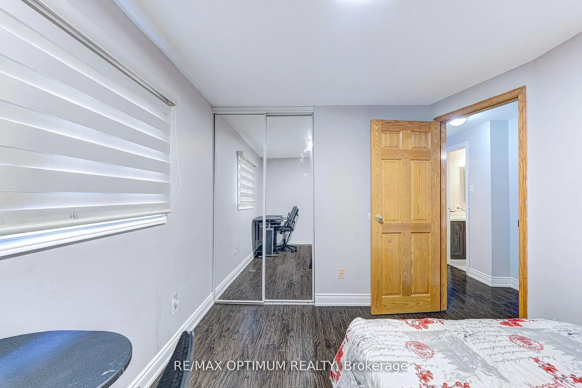 5 Roehampton Crescent