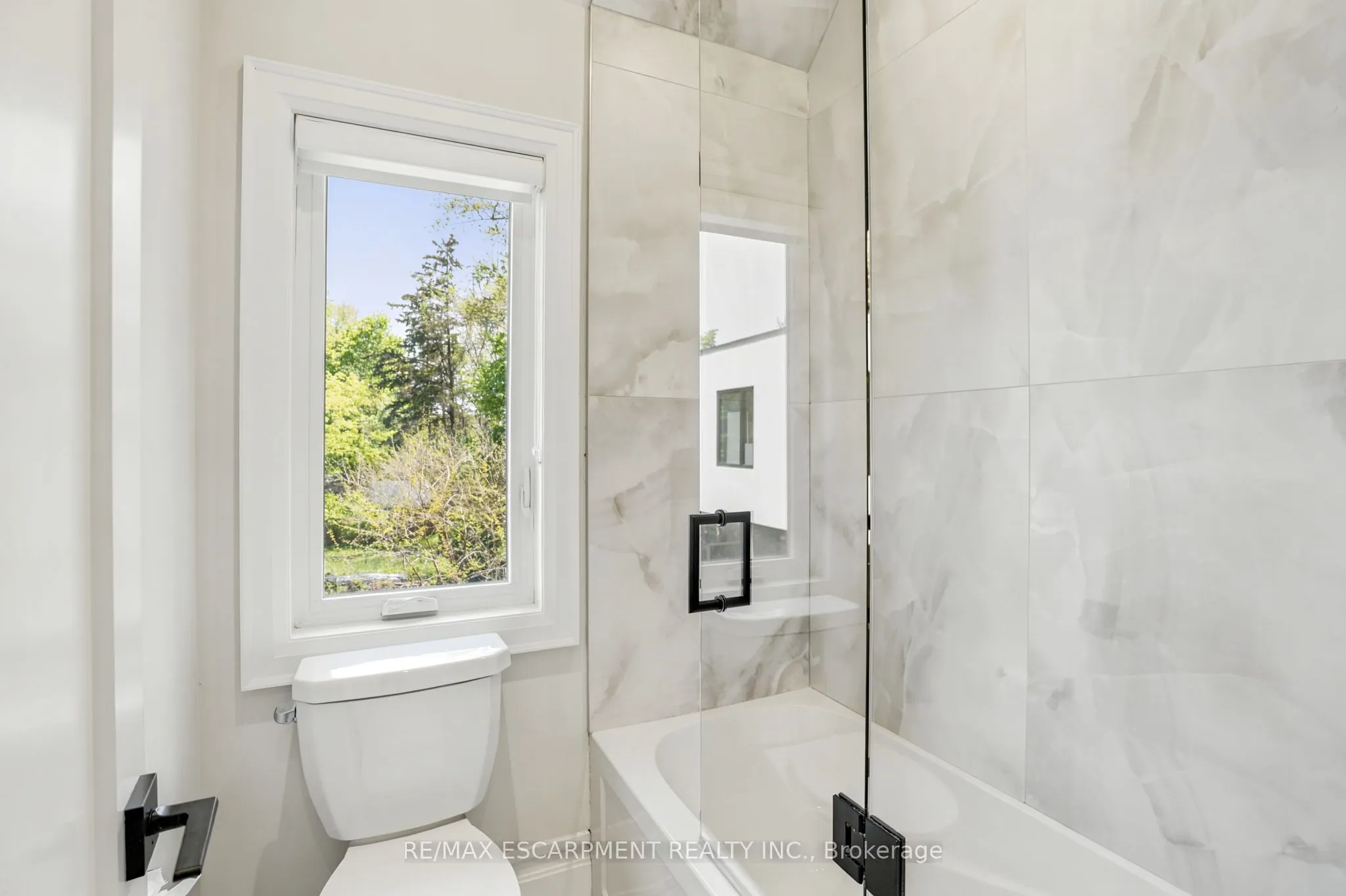 38A Maple Avenue N