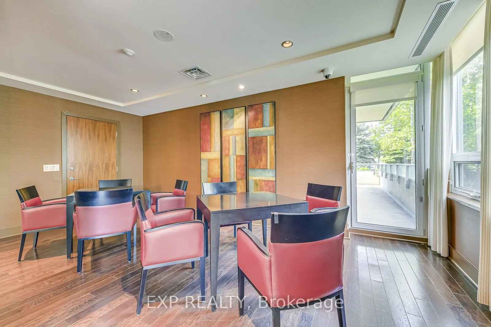 1055 Southdown Road #905