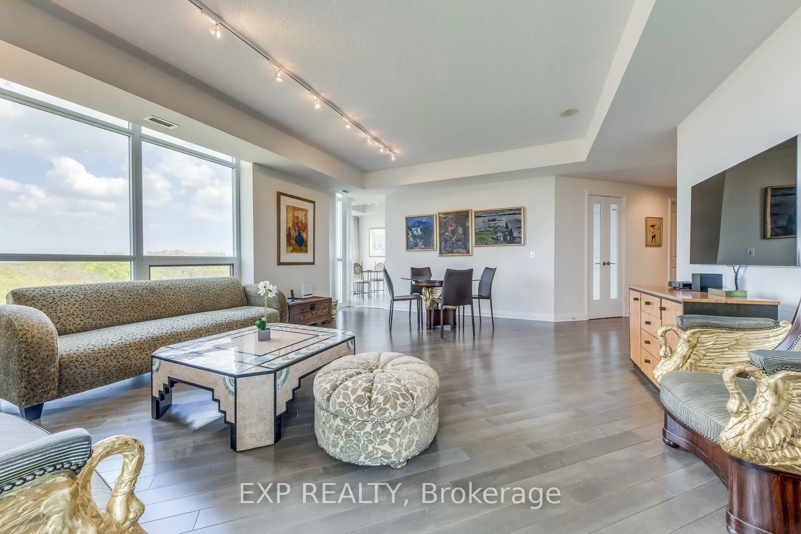 1055 Southdown Road #905