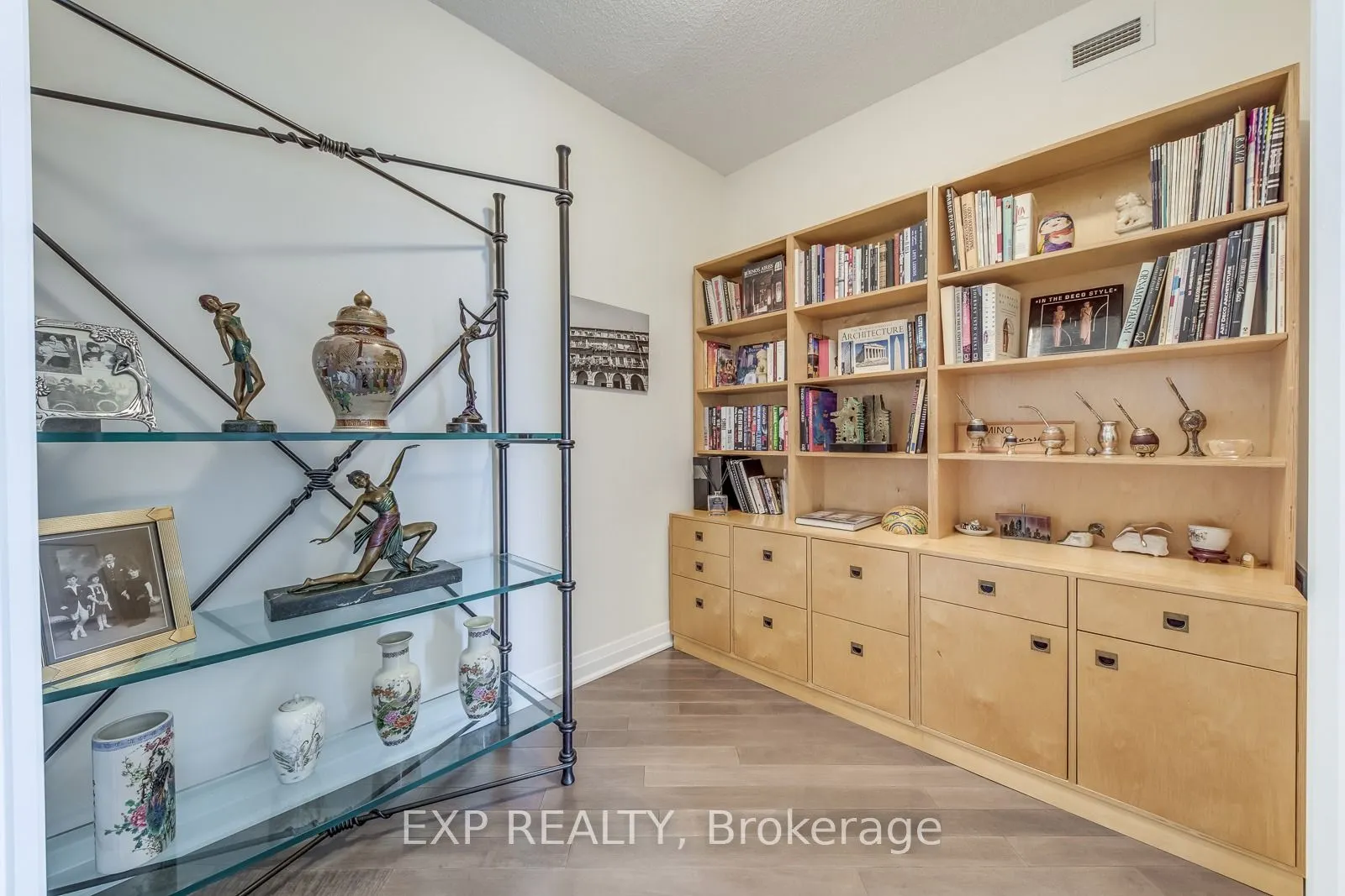 1055 Southdown Road #905
