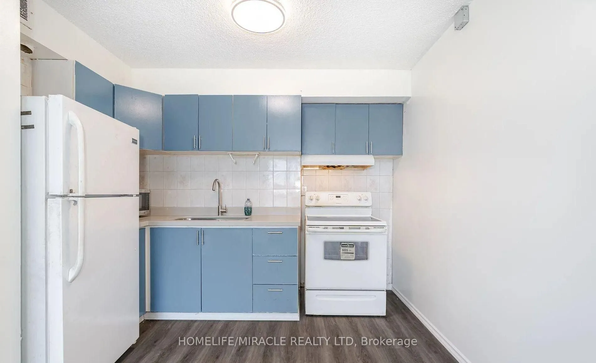 4673 Jane Street #517