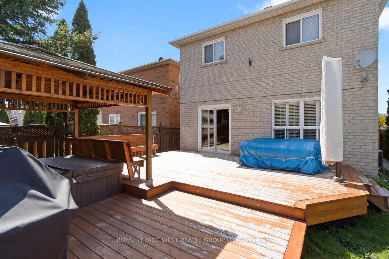 859 Mays Crescent