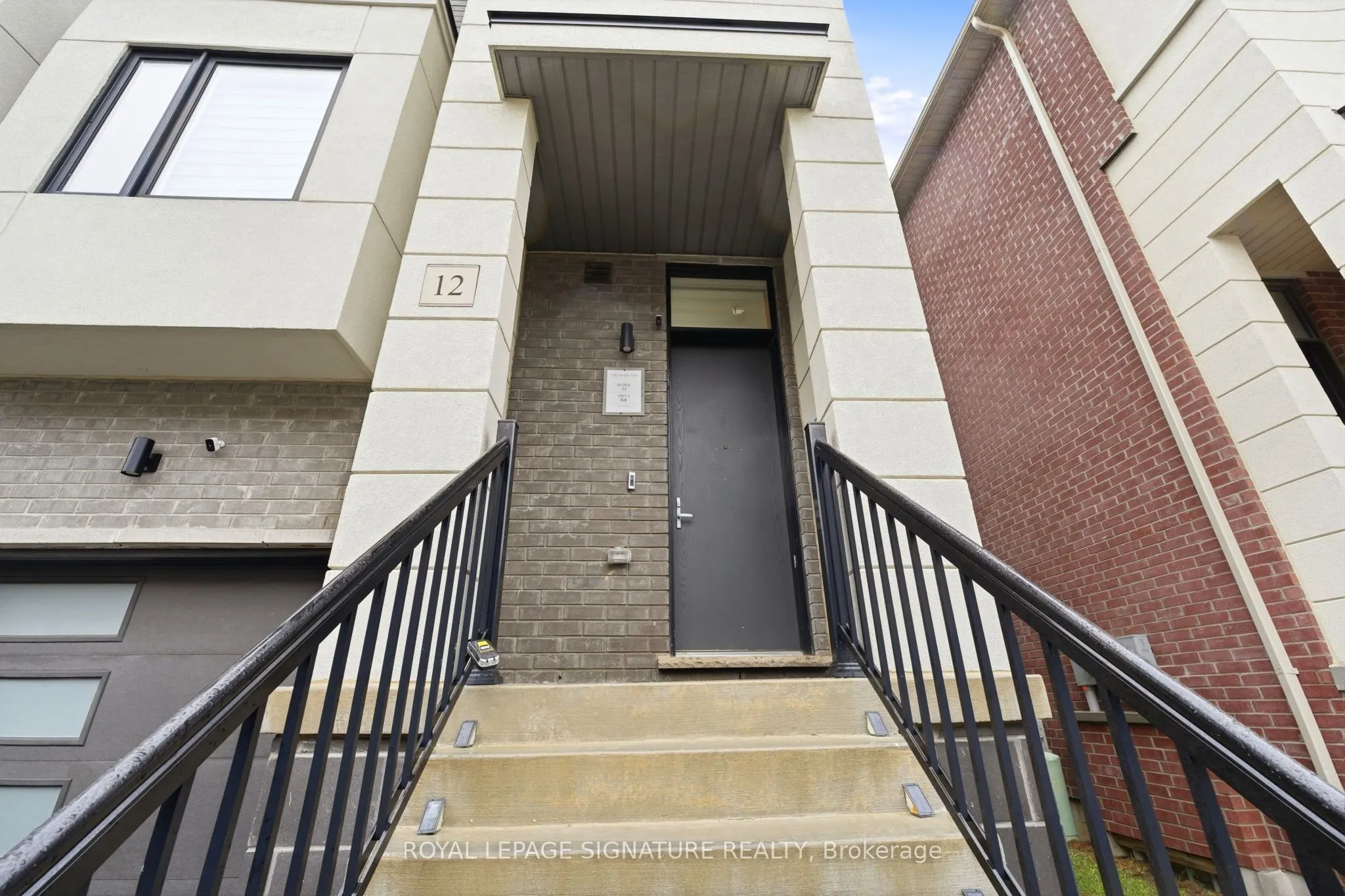12 Heathrow Lane