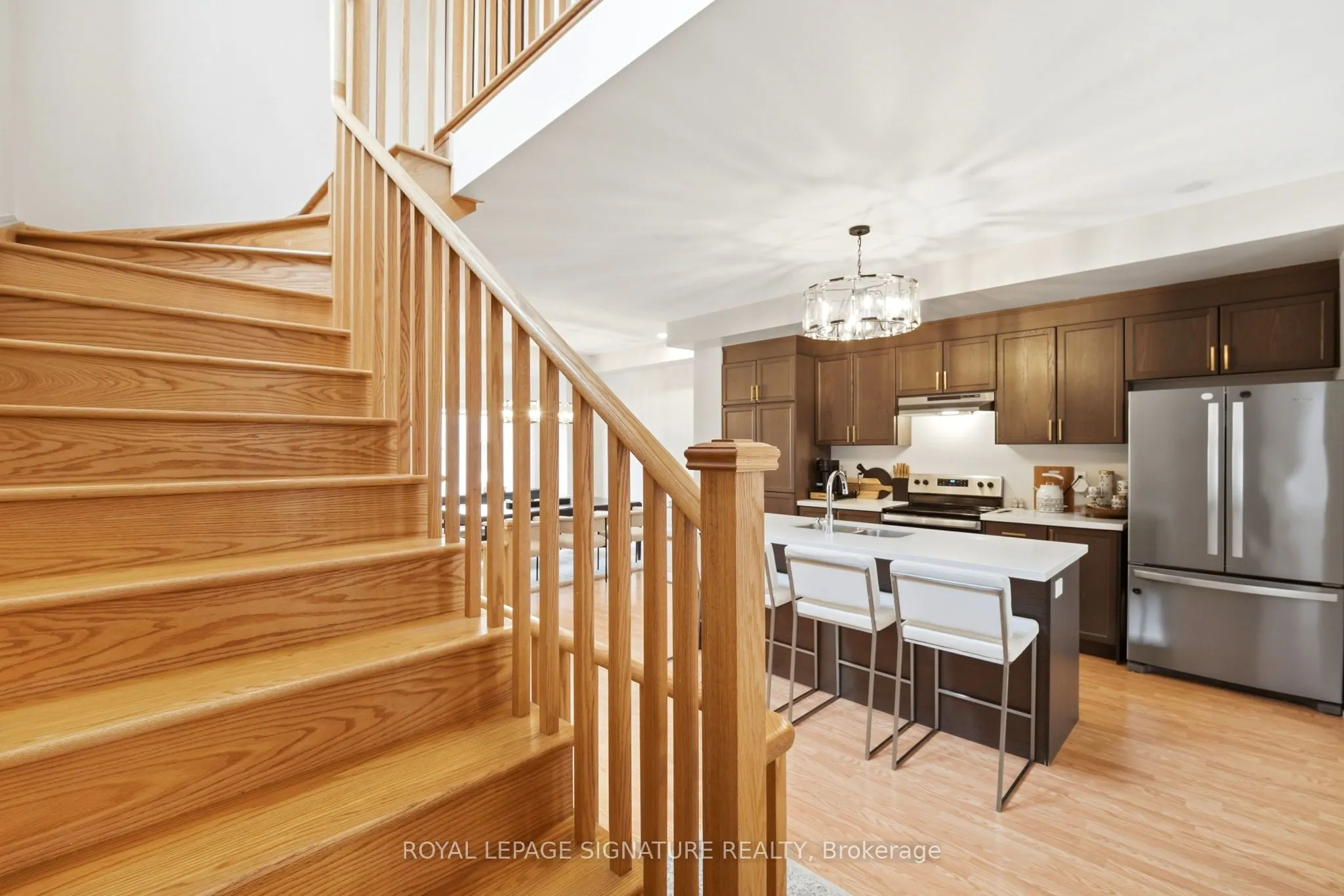 12 Heathrow Lane
