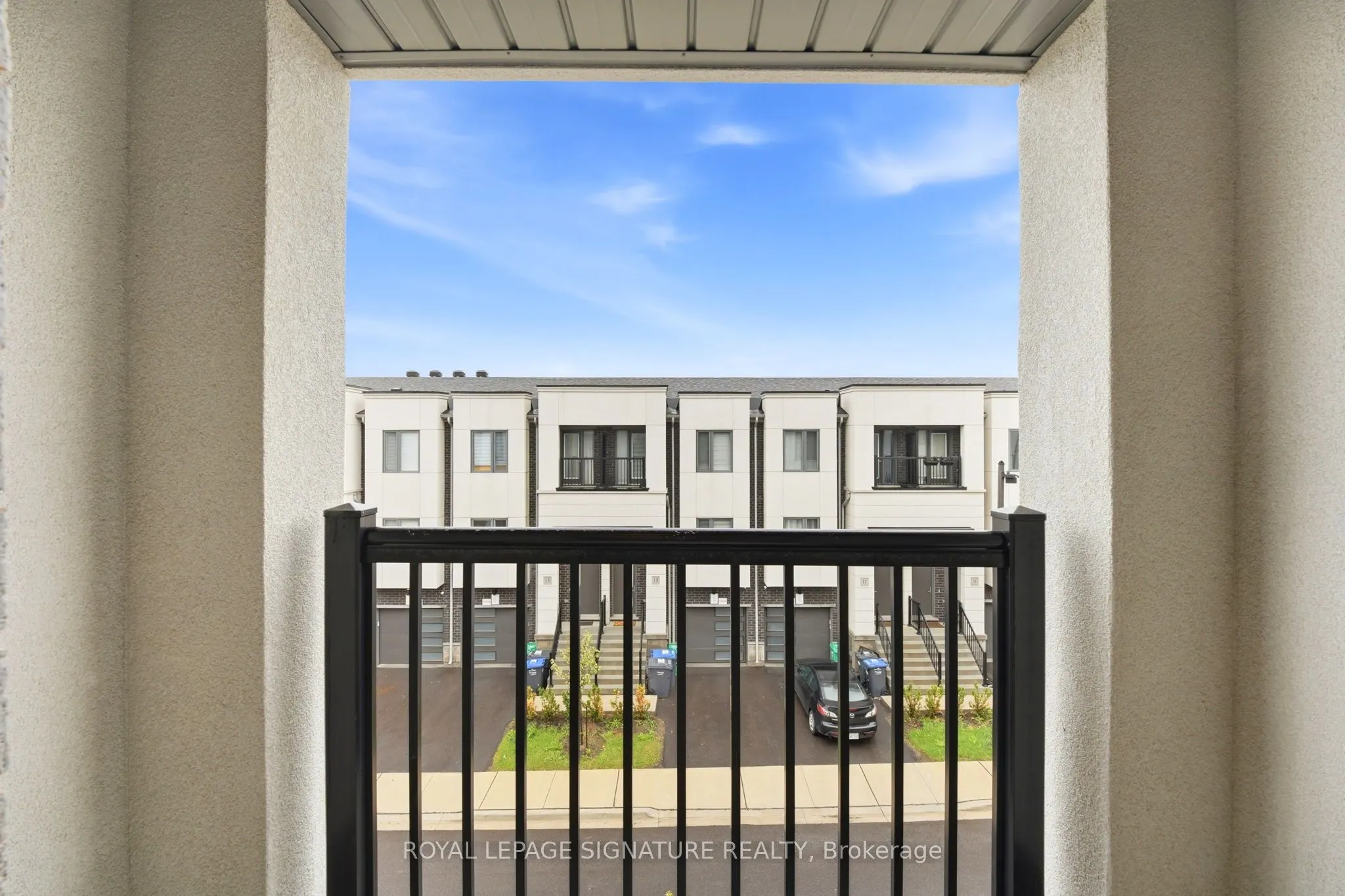 12 Heathrow Lane
