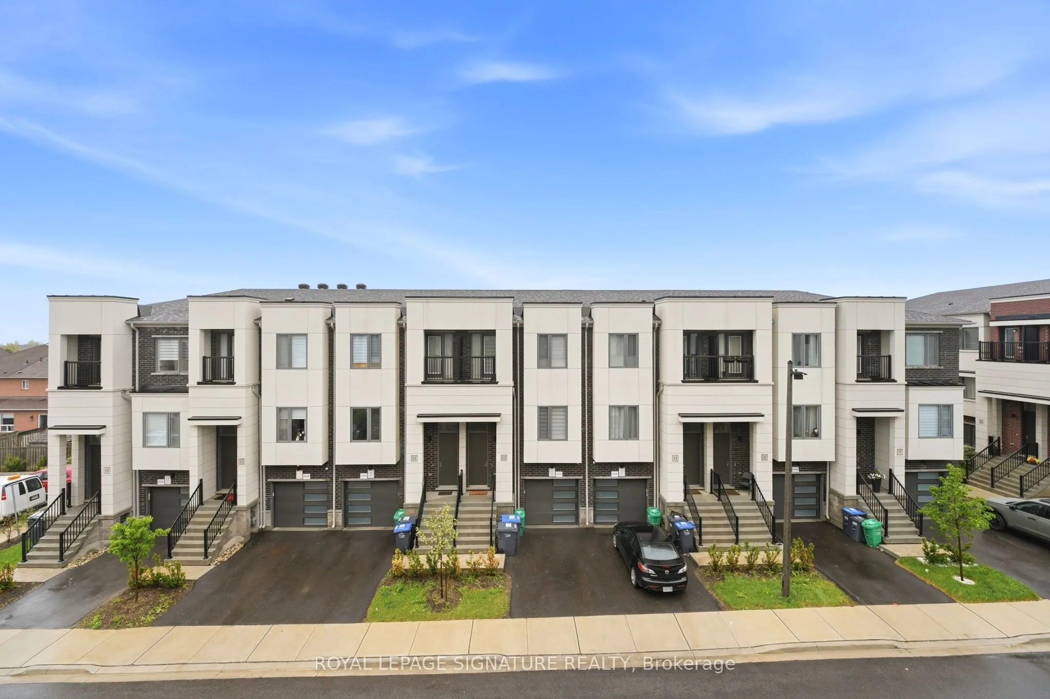 12 Heathrow Lane