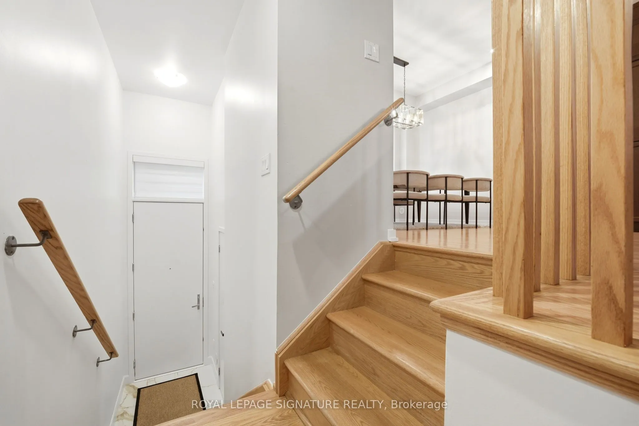 12 Heathrow Lane