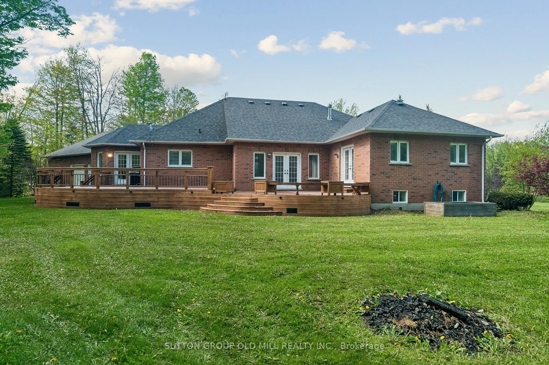 7 Rolling Meadow Drive