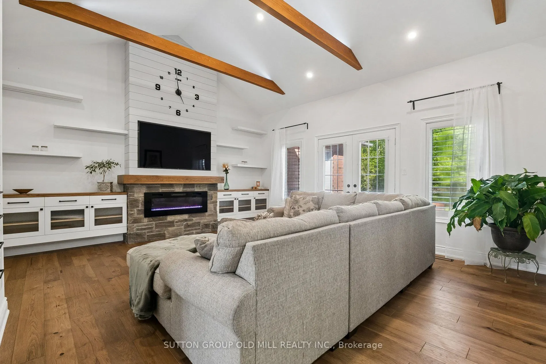 7 Rolling Meadow Drive
