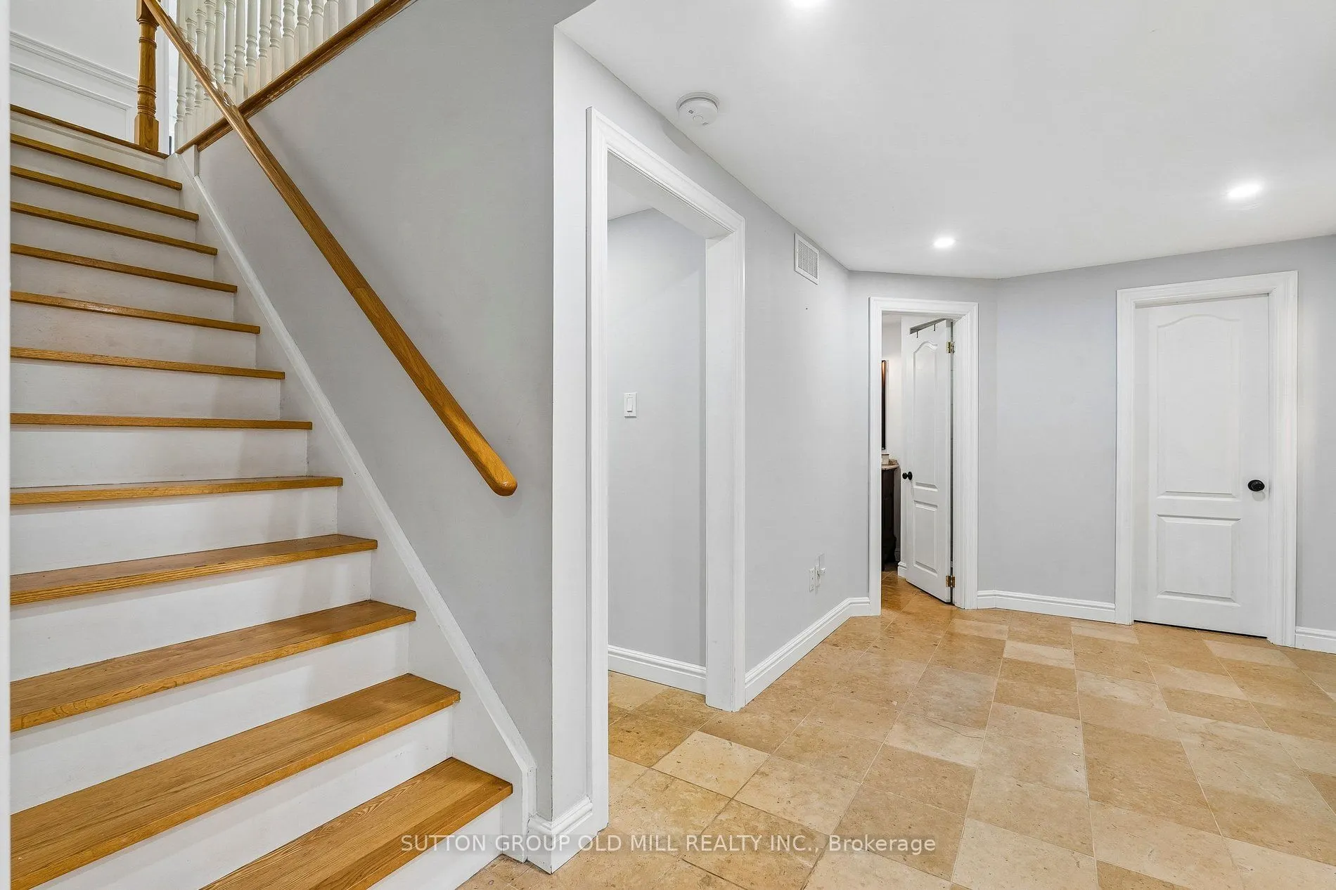 7 Rolling Meadow Drive