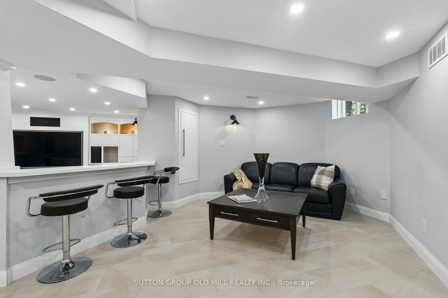 7 Rolling Meadow Drive