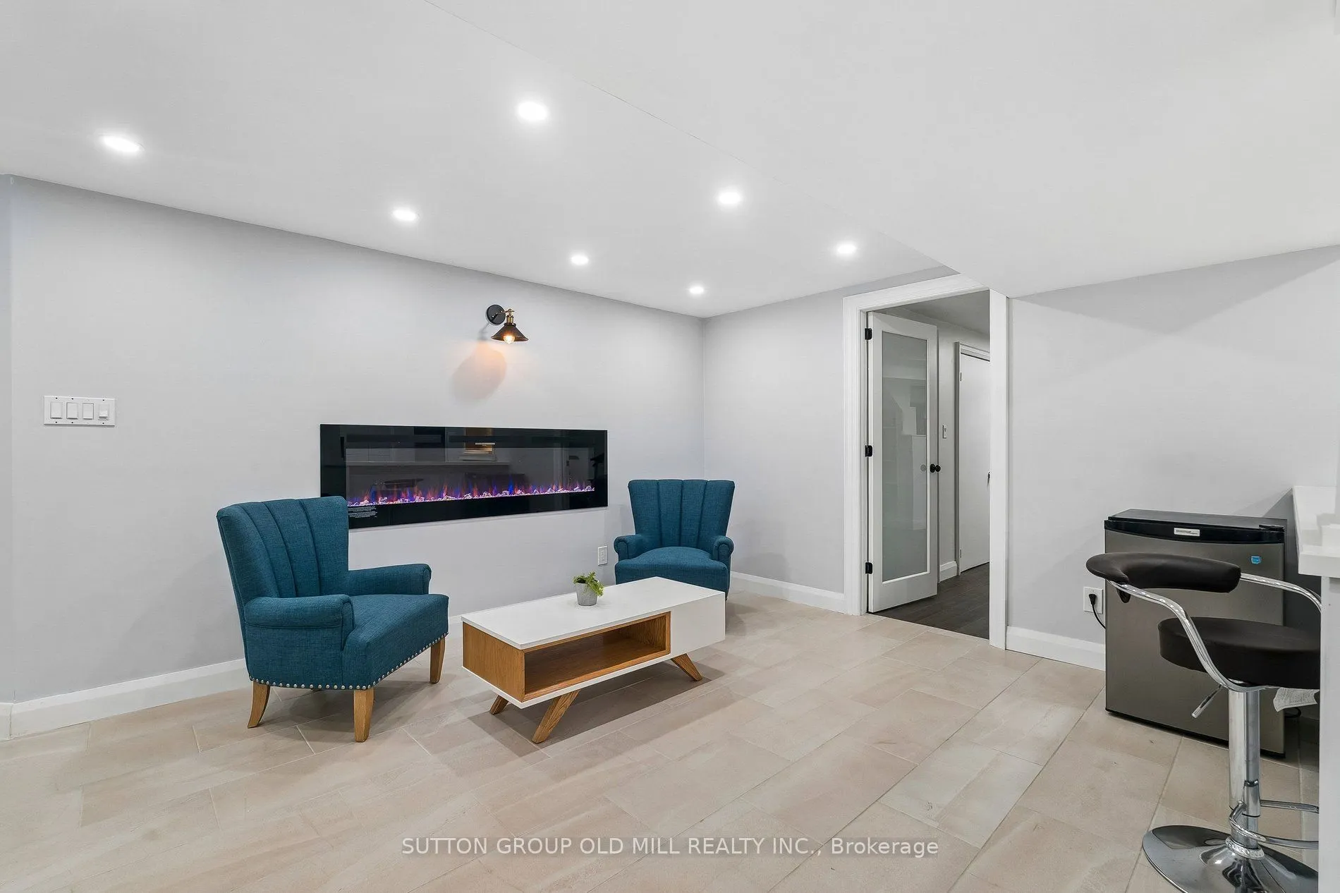 7 Rolling Meadow Drive