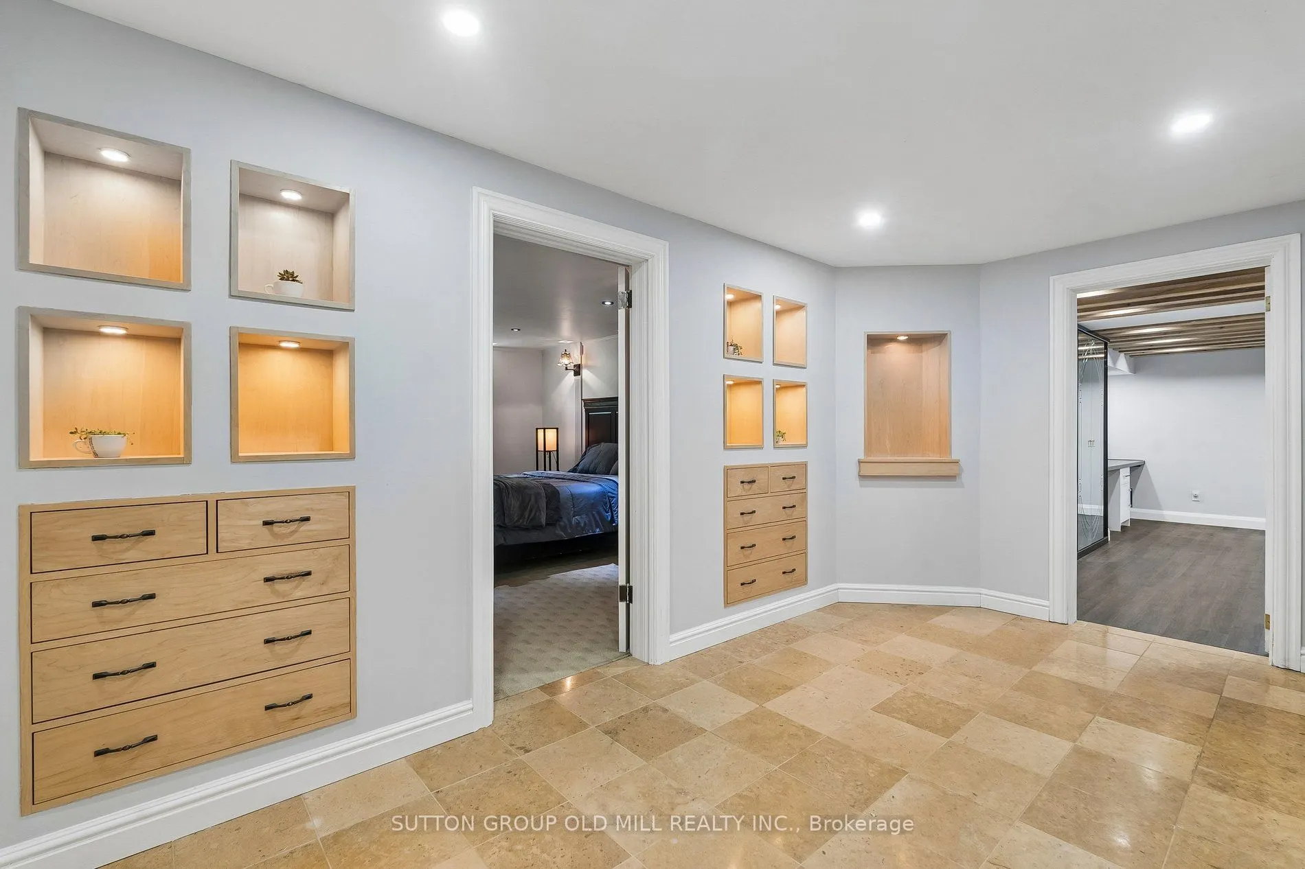 7 Rolling Meadow Drive