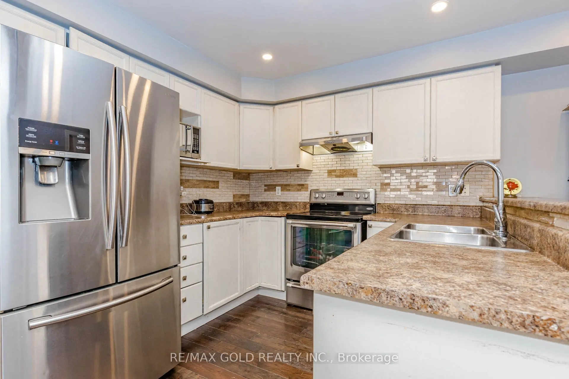 28 Rivermere Court