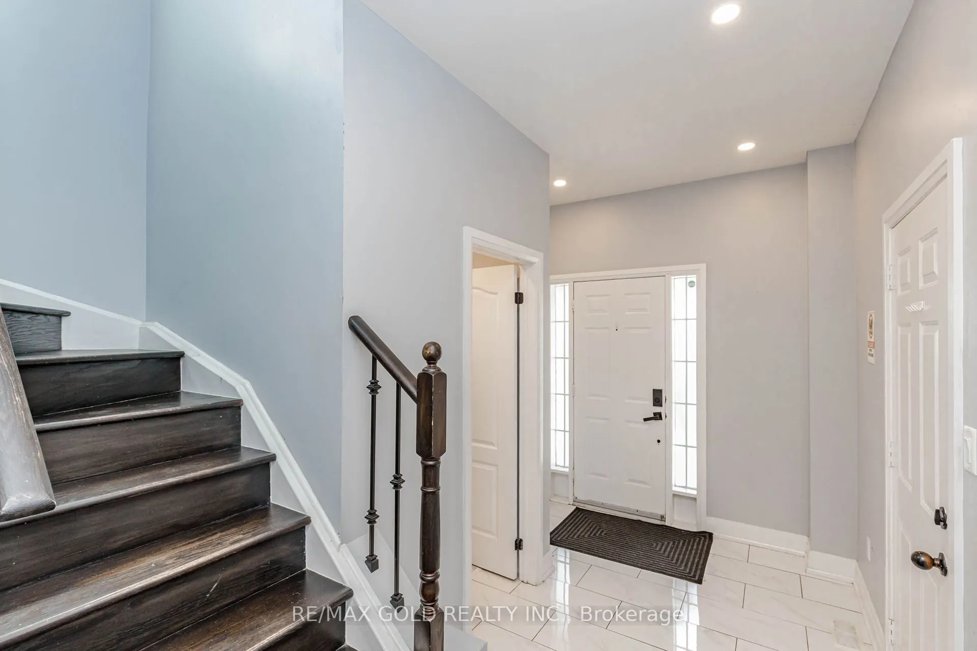 28 Rivermere Court