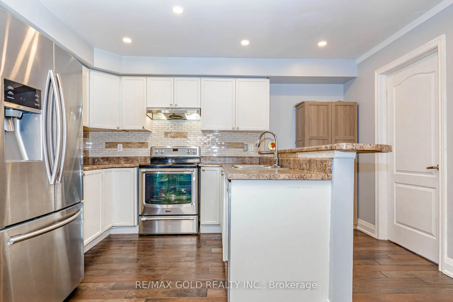 28 Rivermere Court