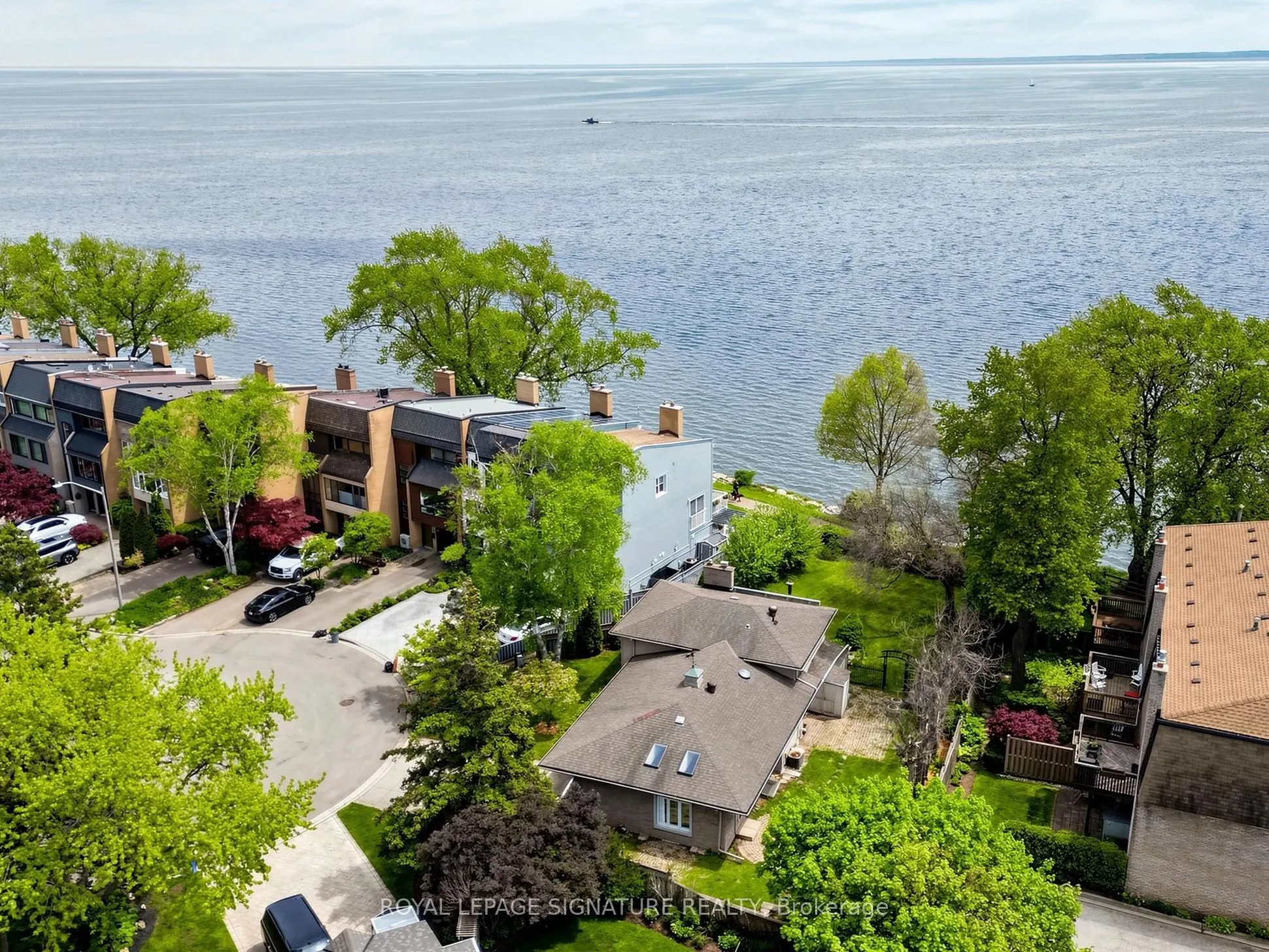 2094 Water's Edge Drive