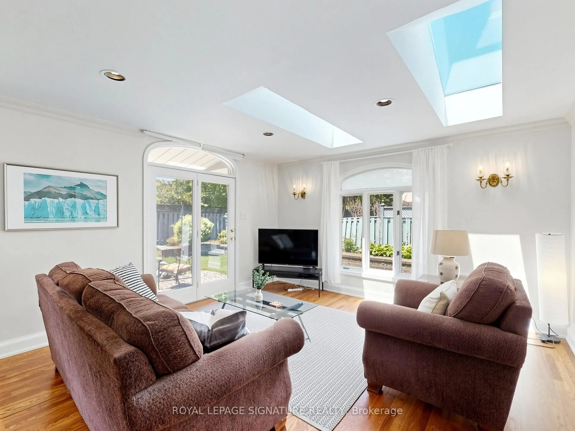 2094 Water's Edge Drive