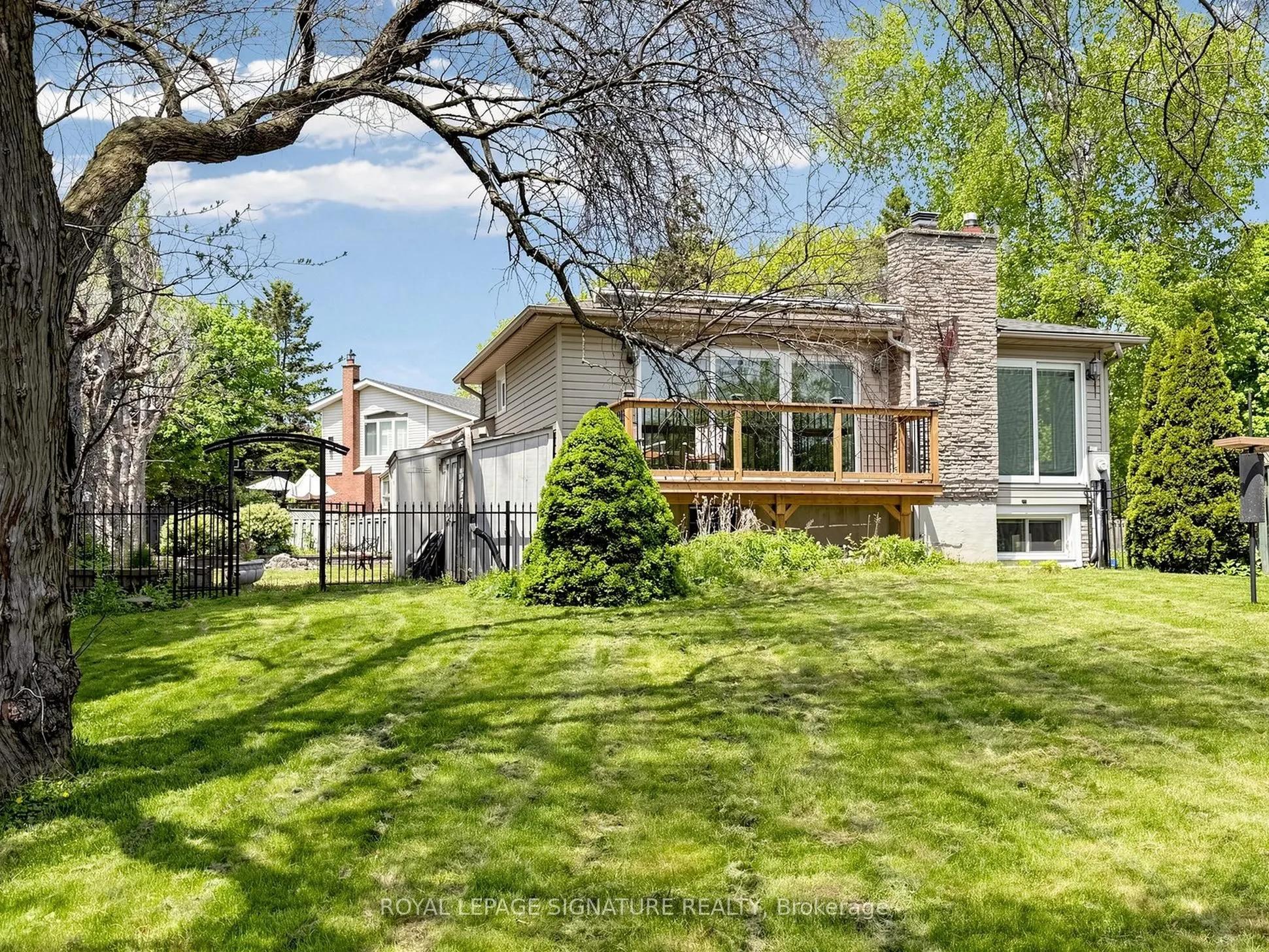 2094 Water's Edge Drive