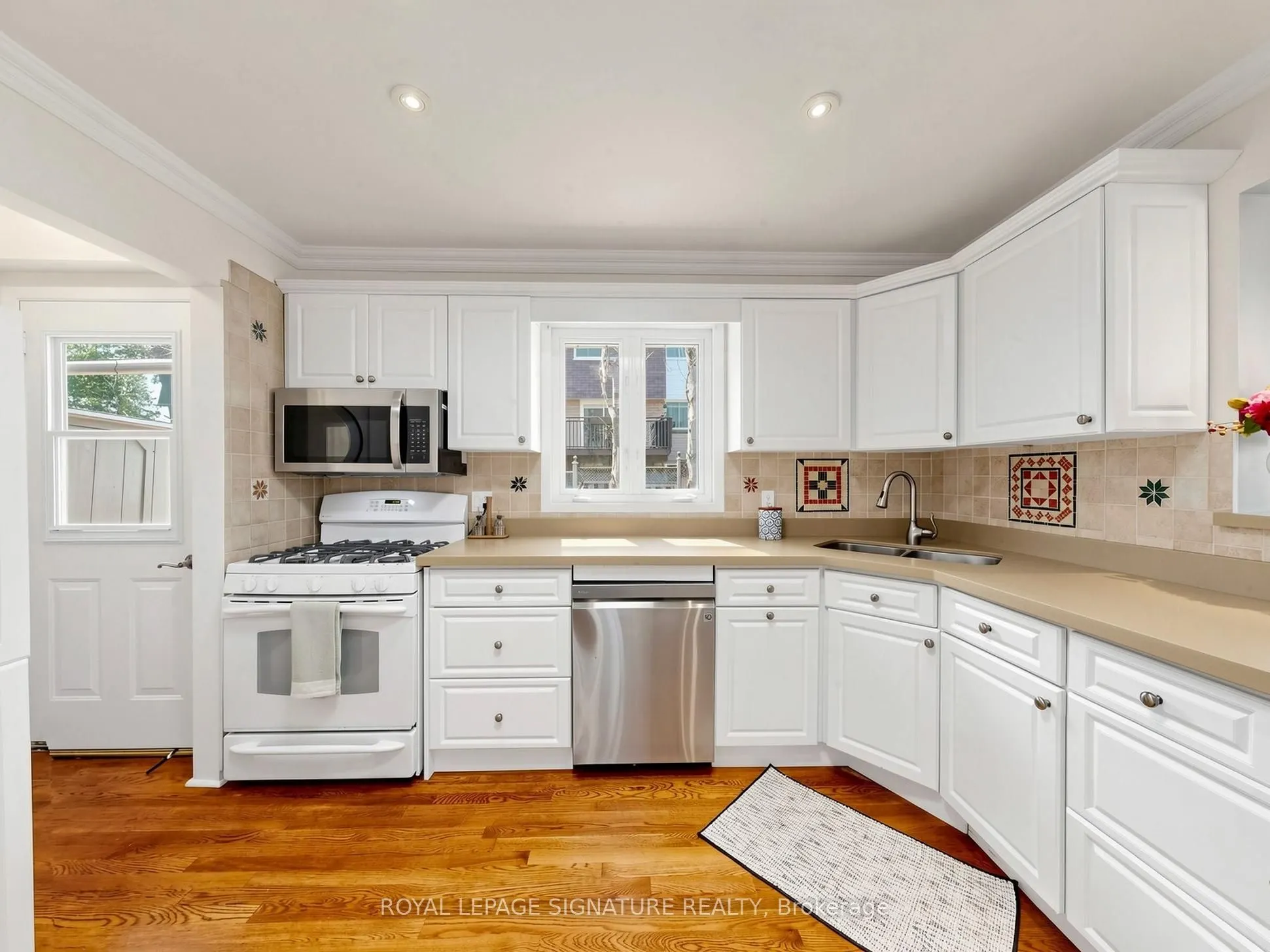 2094 Water's Edge Drive