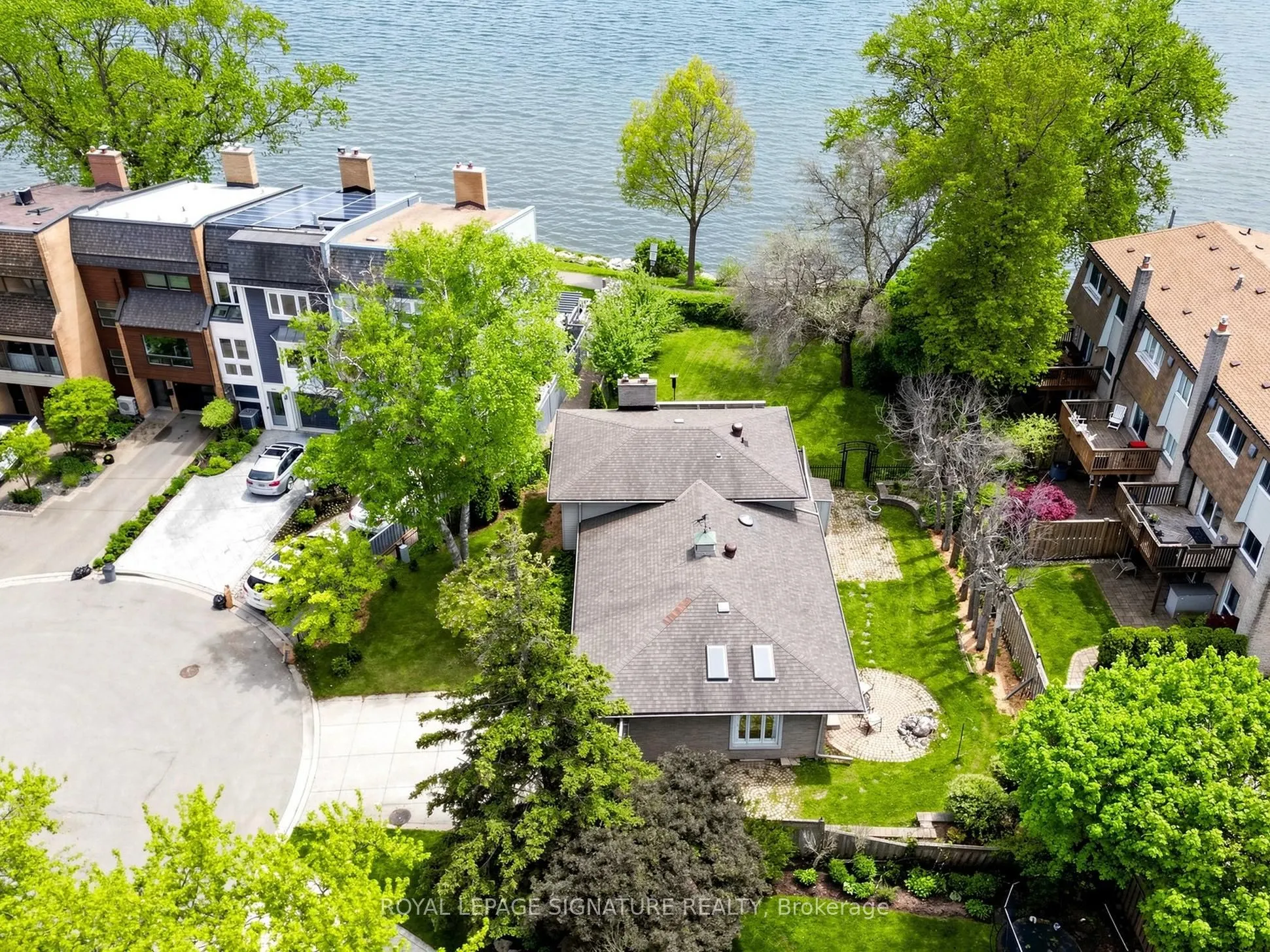 2094 Water's Edge Drive