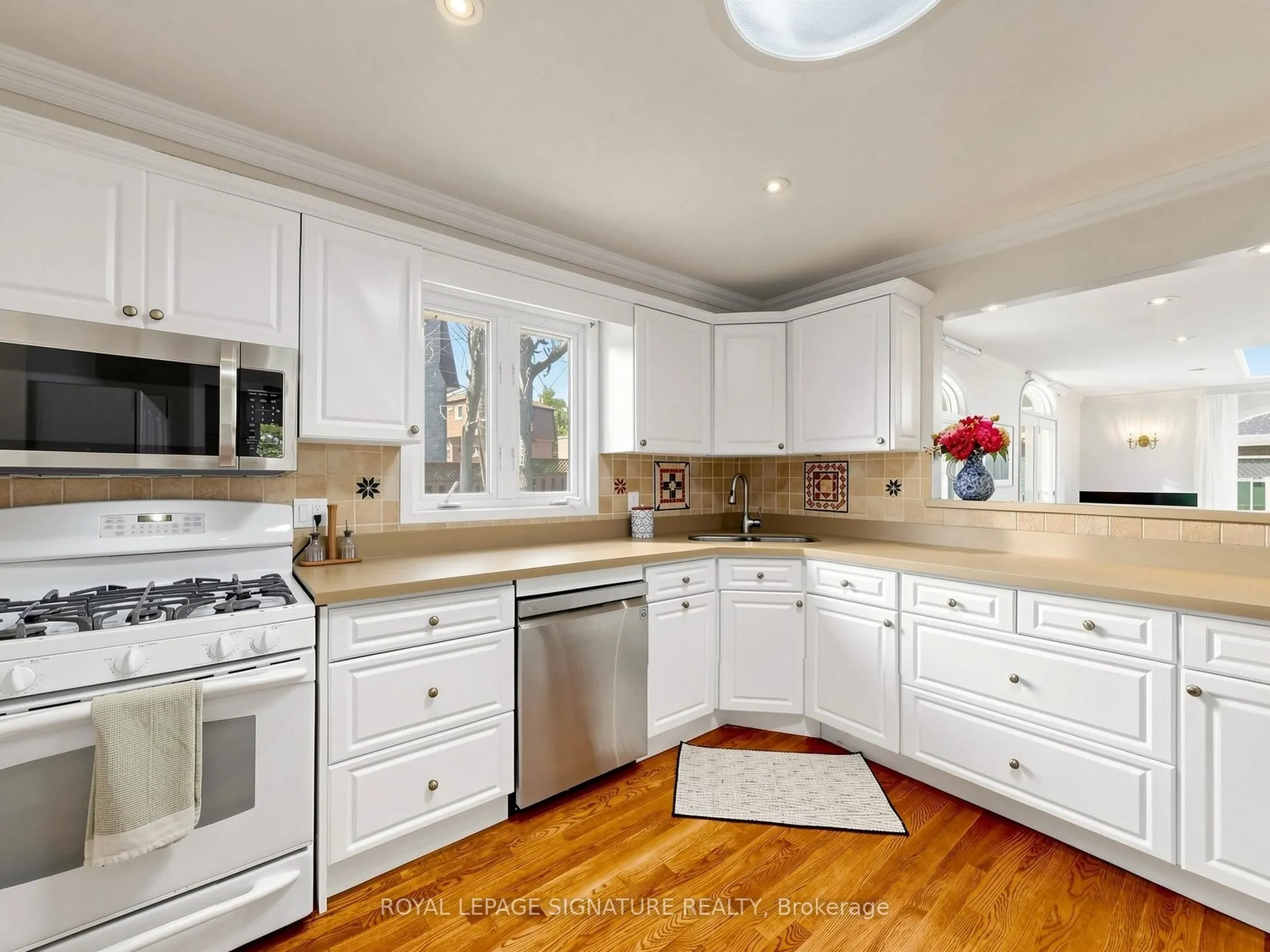 2094 Water's Edge Drive