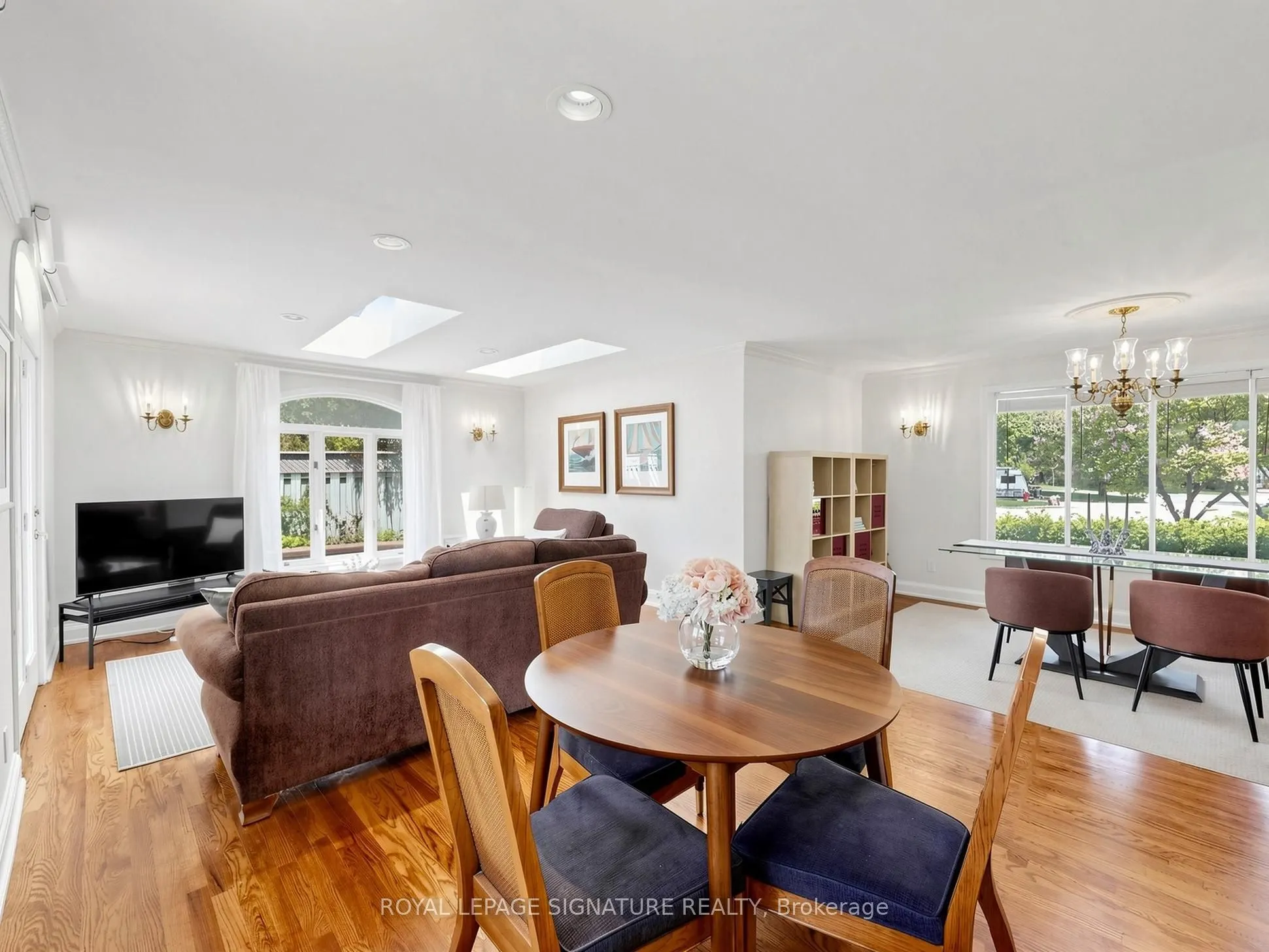 2094 Water's Edge Drive